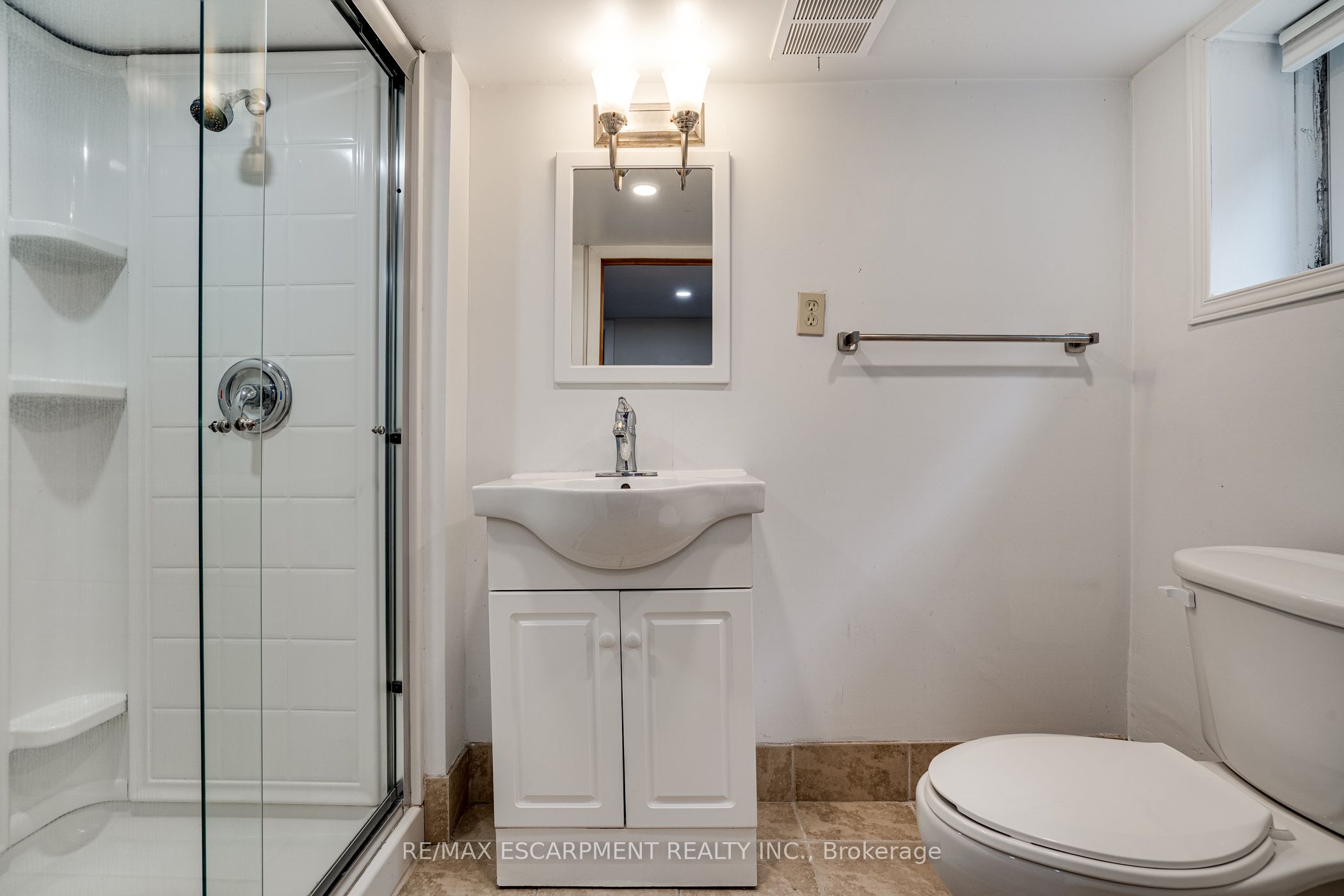 64 South Oval Street Property Photo 37