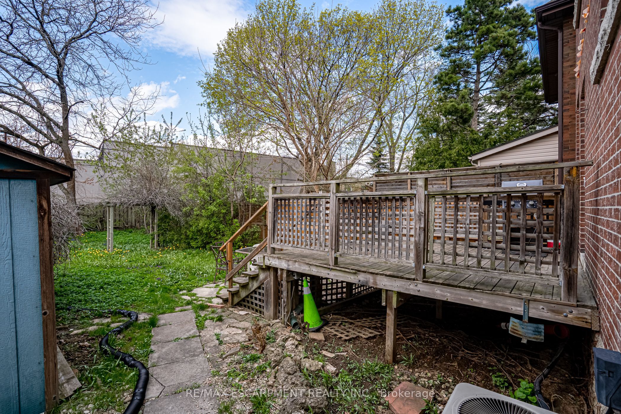 64 South Oval Street Property Photo 41