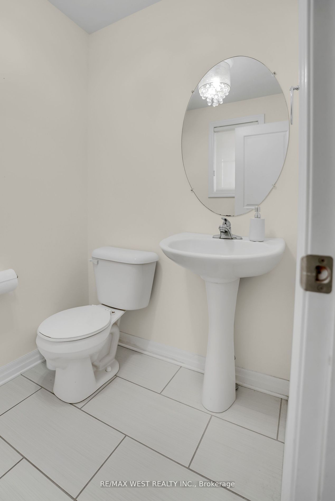 9 Noble Ln Property Photo 25