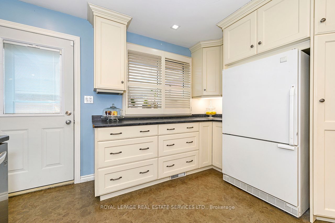 99 Mountbatten Drive Property Photo 13