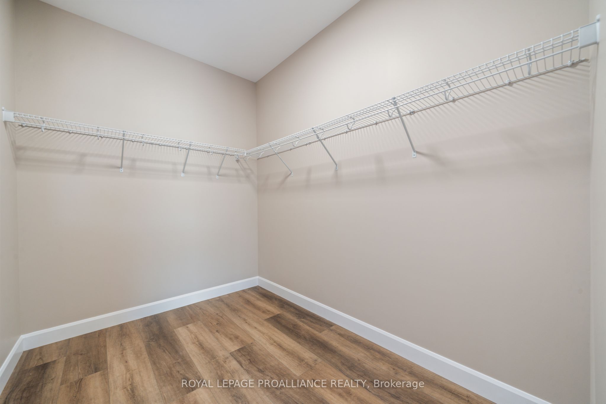 60 Hastings Park Drive Property Photo 29