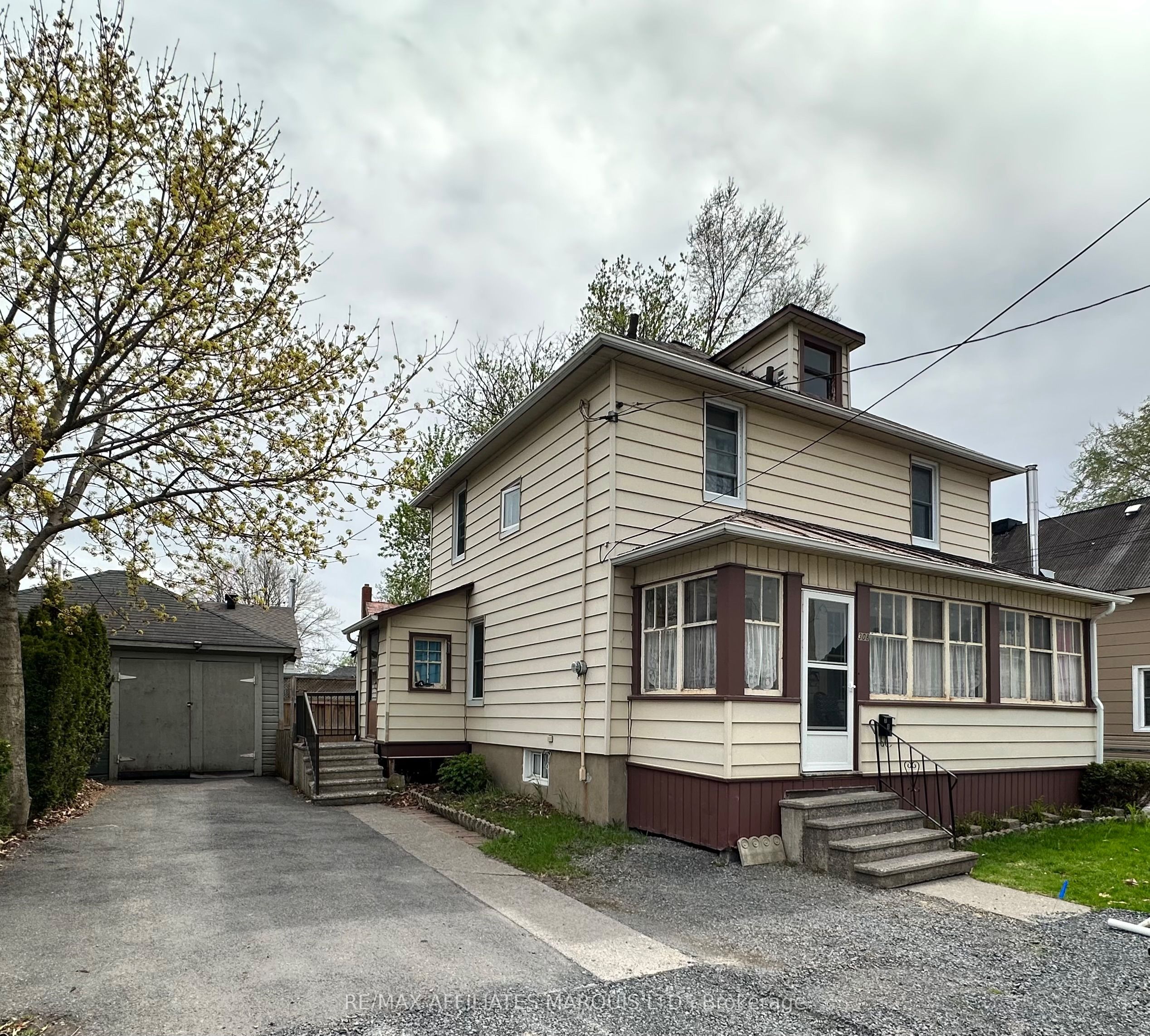 308 Third Street W Property Photo 1
