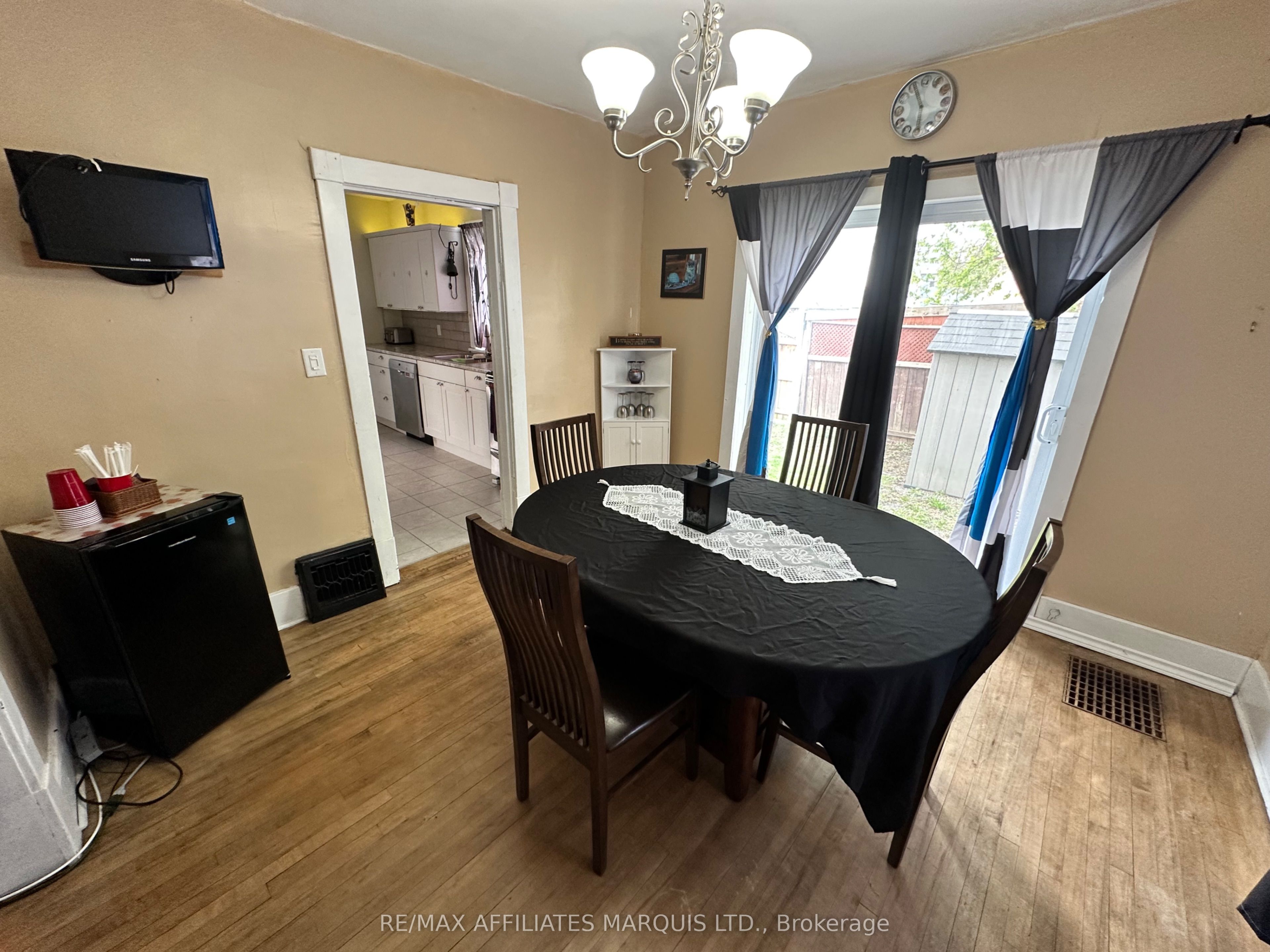 308 Third Street W Property Photo 8