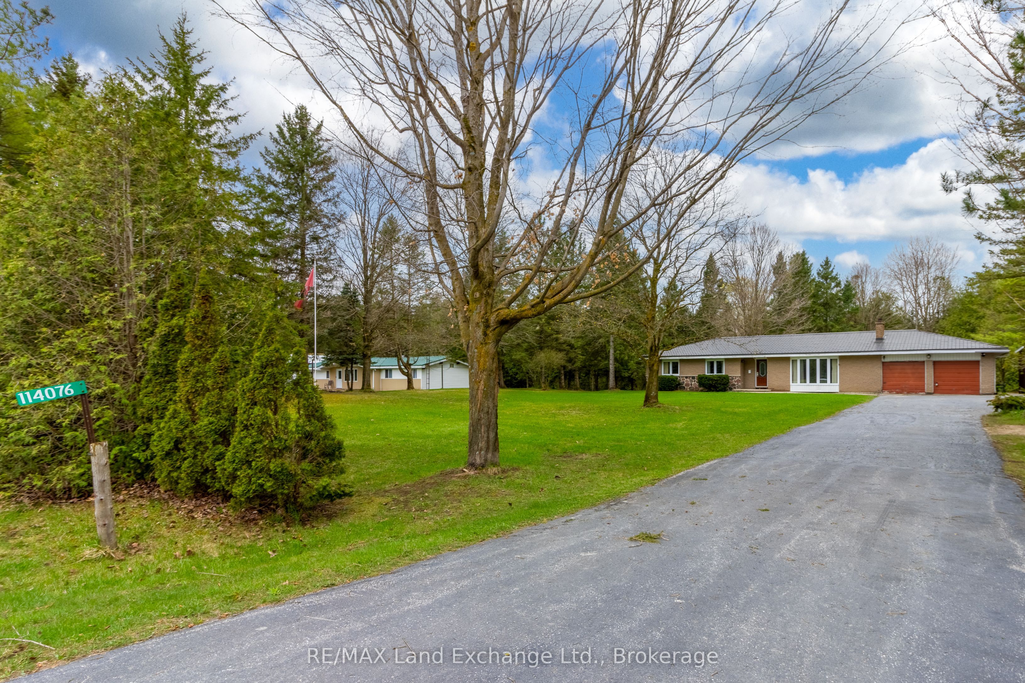 114076 Grey 3 Road Property Photo 1