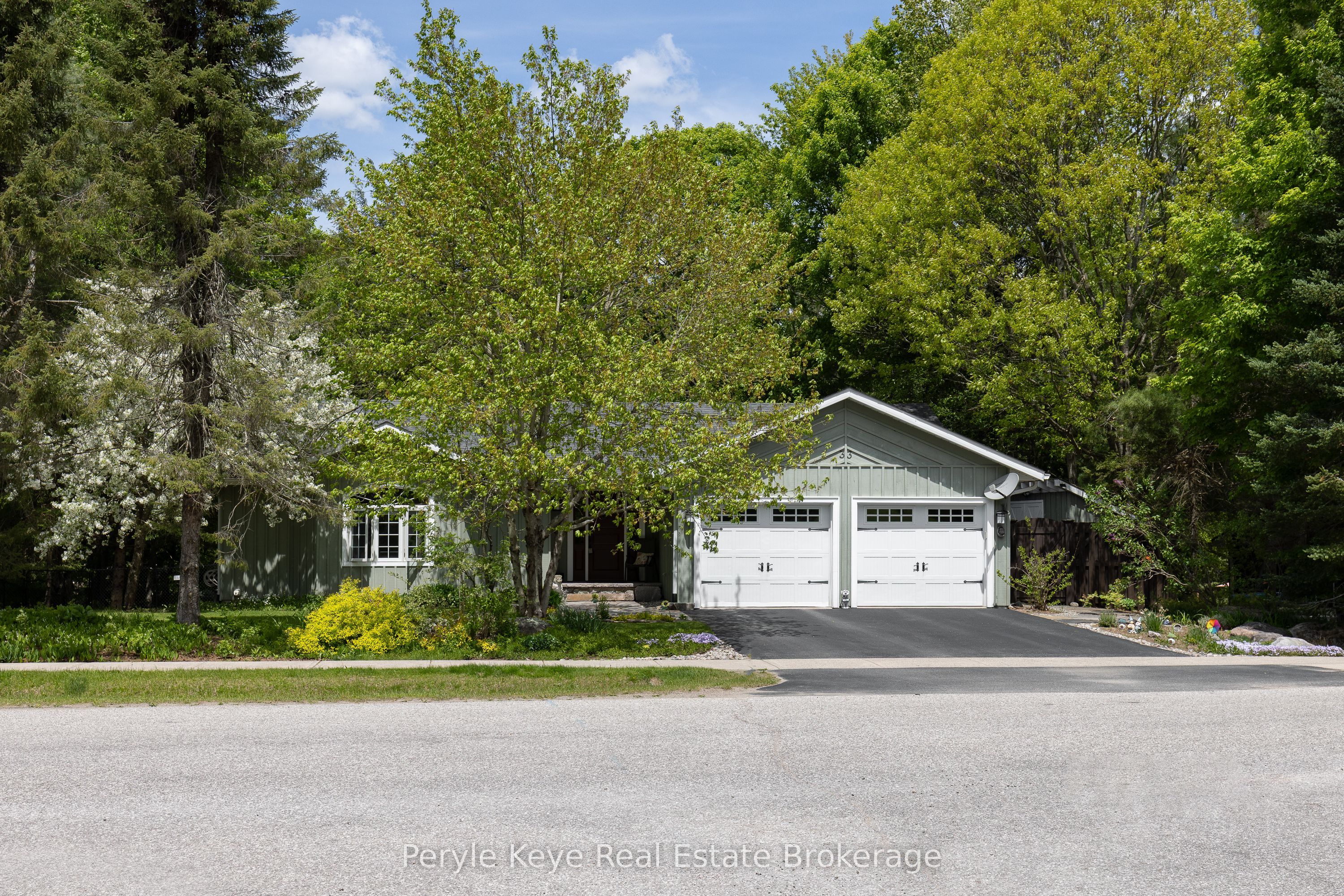 33 Meadow Heights Drive Property Photo