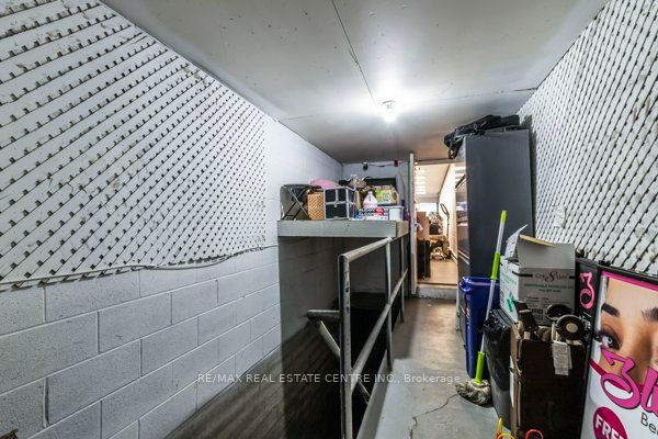 598 Concession Street Property Photo 4