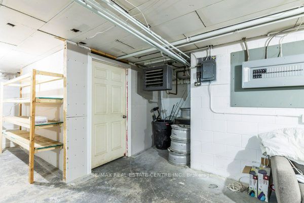 598 Concession Street Property Photo 9