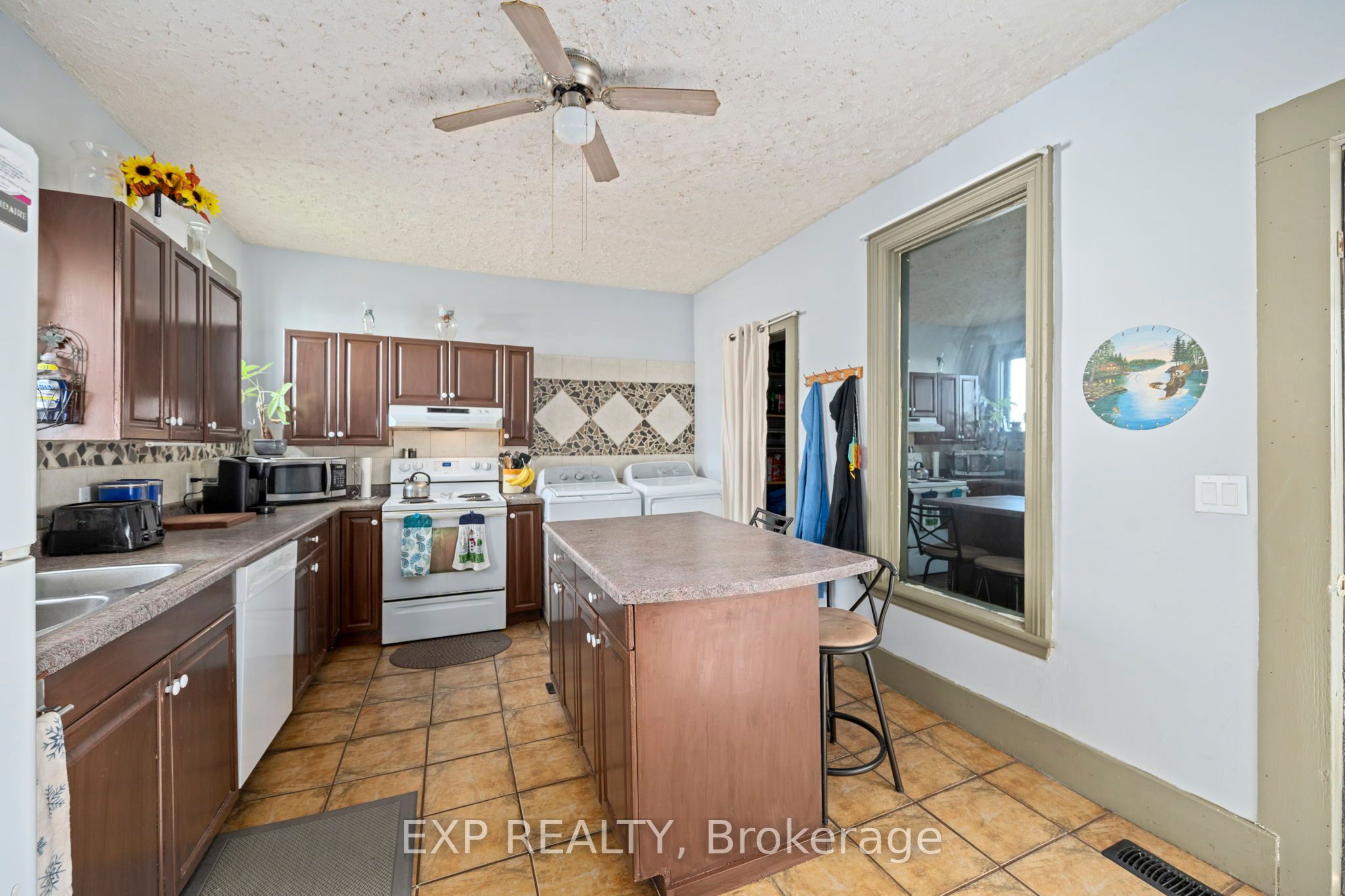 22874 Hagerty Road Property Photo 9