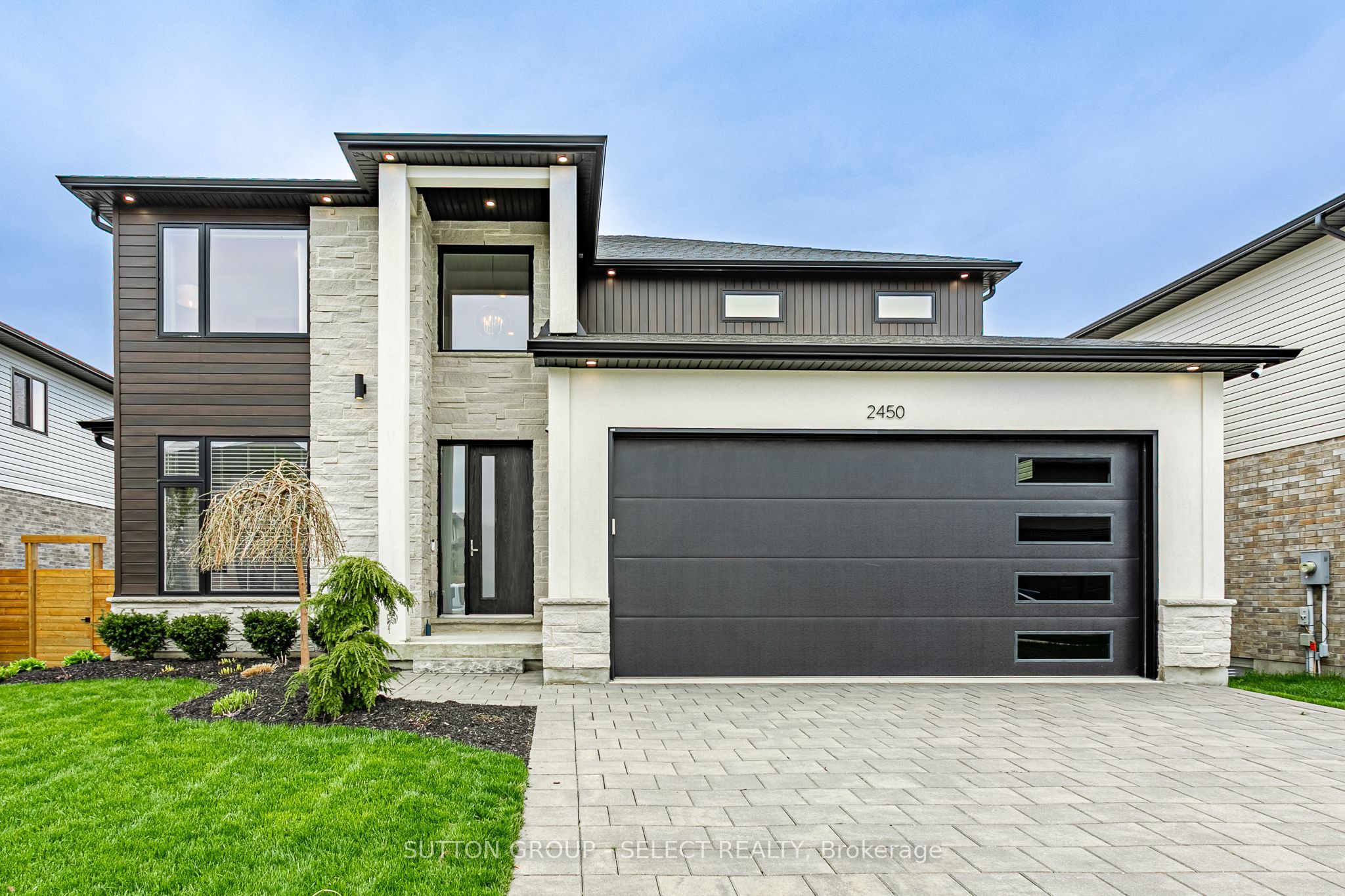 2450 Brayford Crescent Property Photo