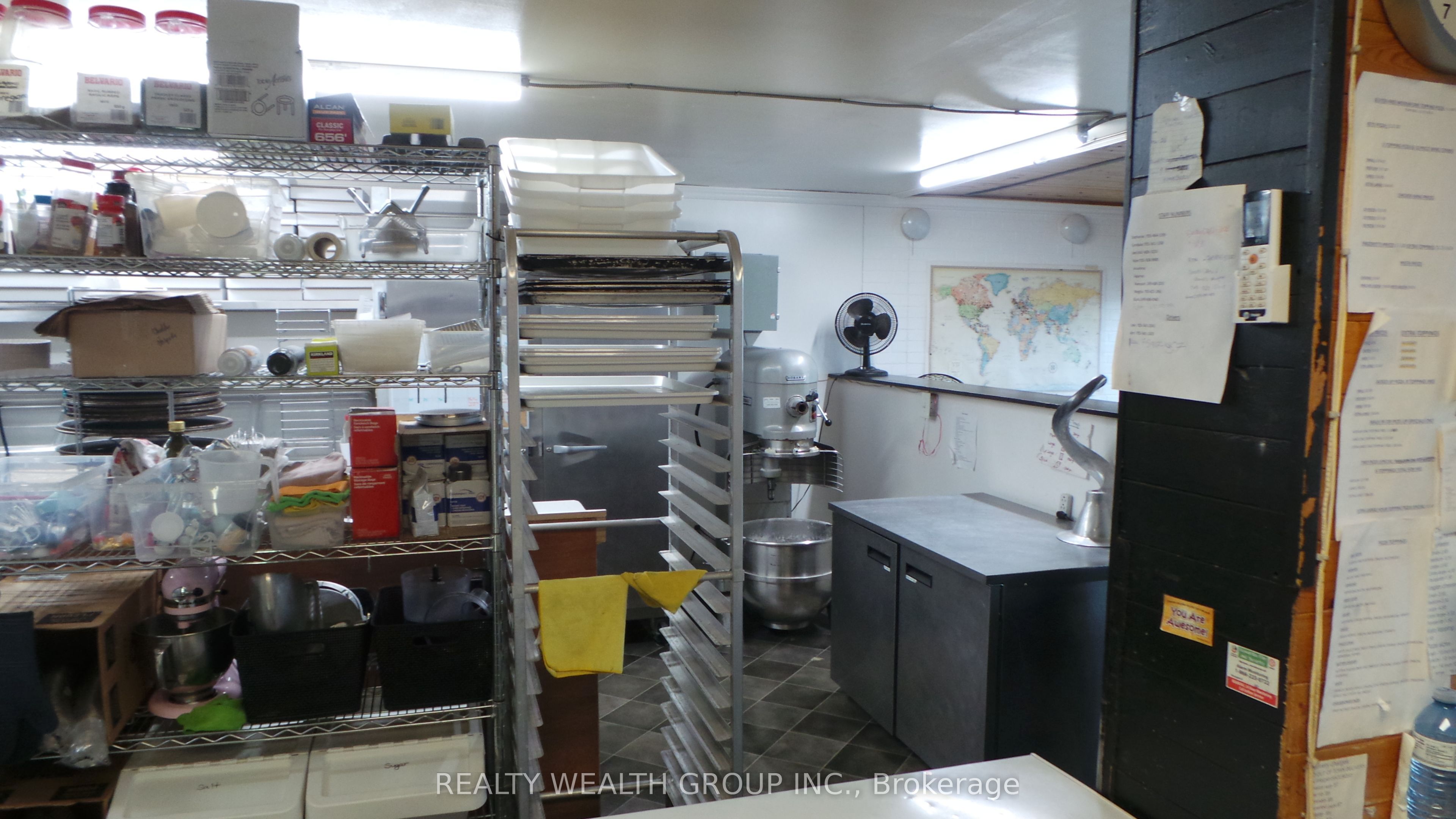 153 Angeline Street N 3 Property Photo 4