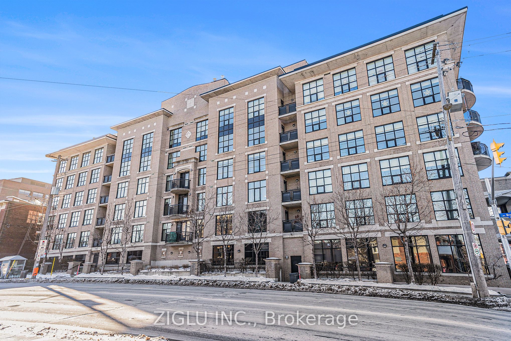 #502 - 290 Powell Avenue Property Photo 1