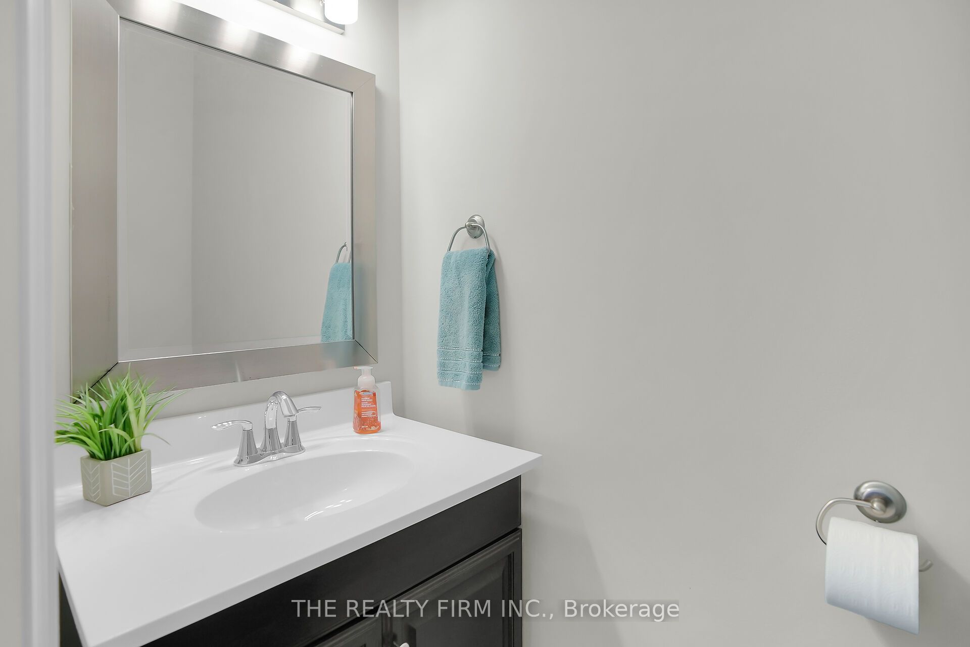 #37 - 1030 Oakcrossing Gate Property Photo 5
