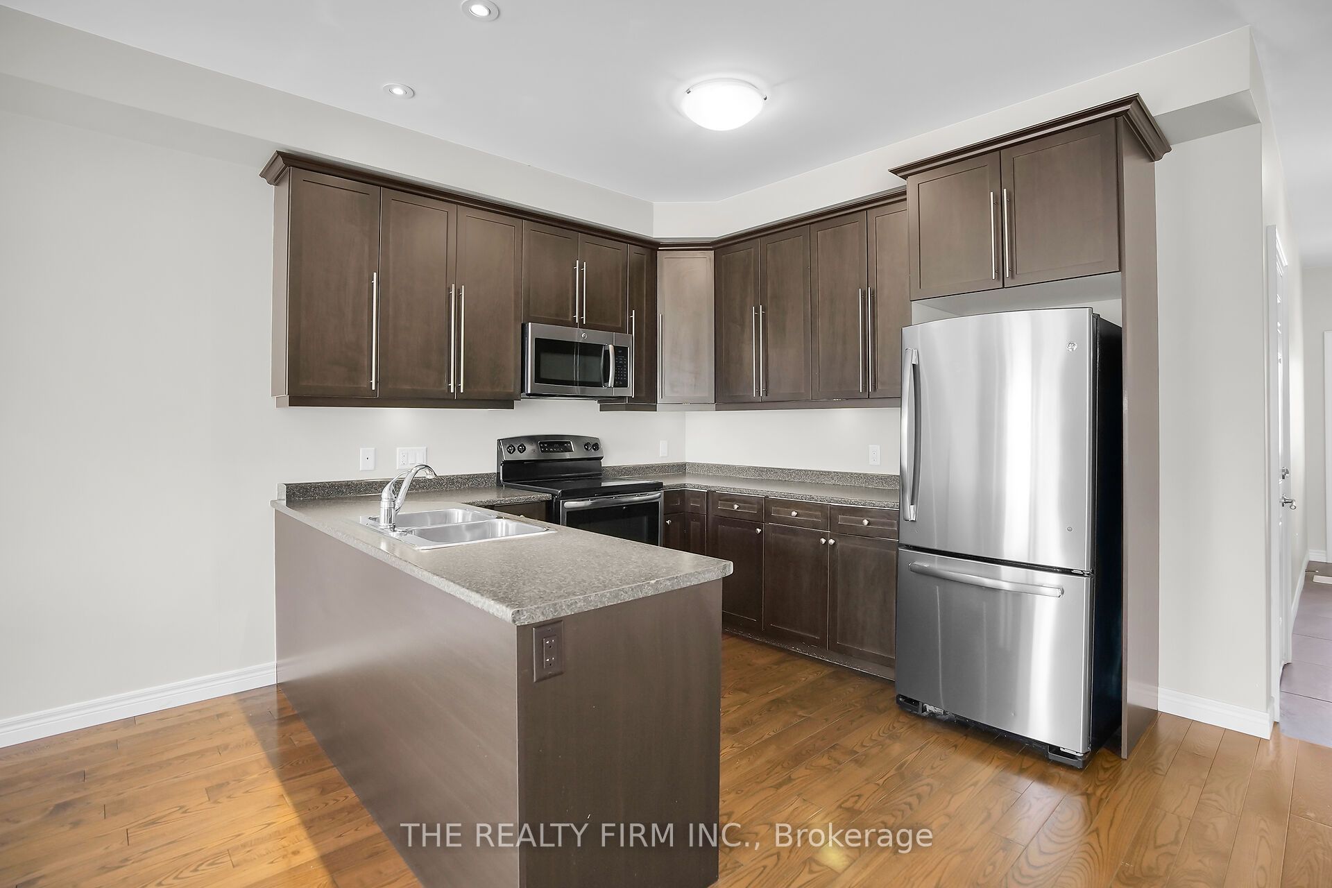 #37 - 1030 Oakcrossing Gate Property Photo 9