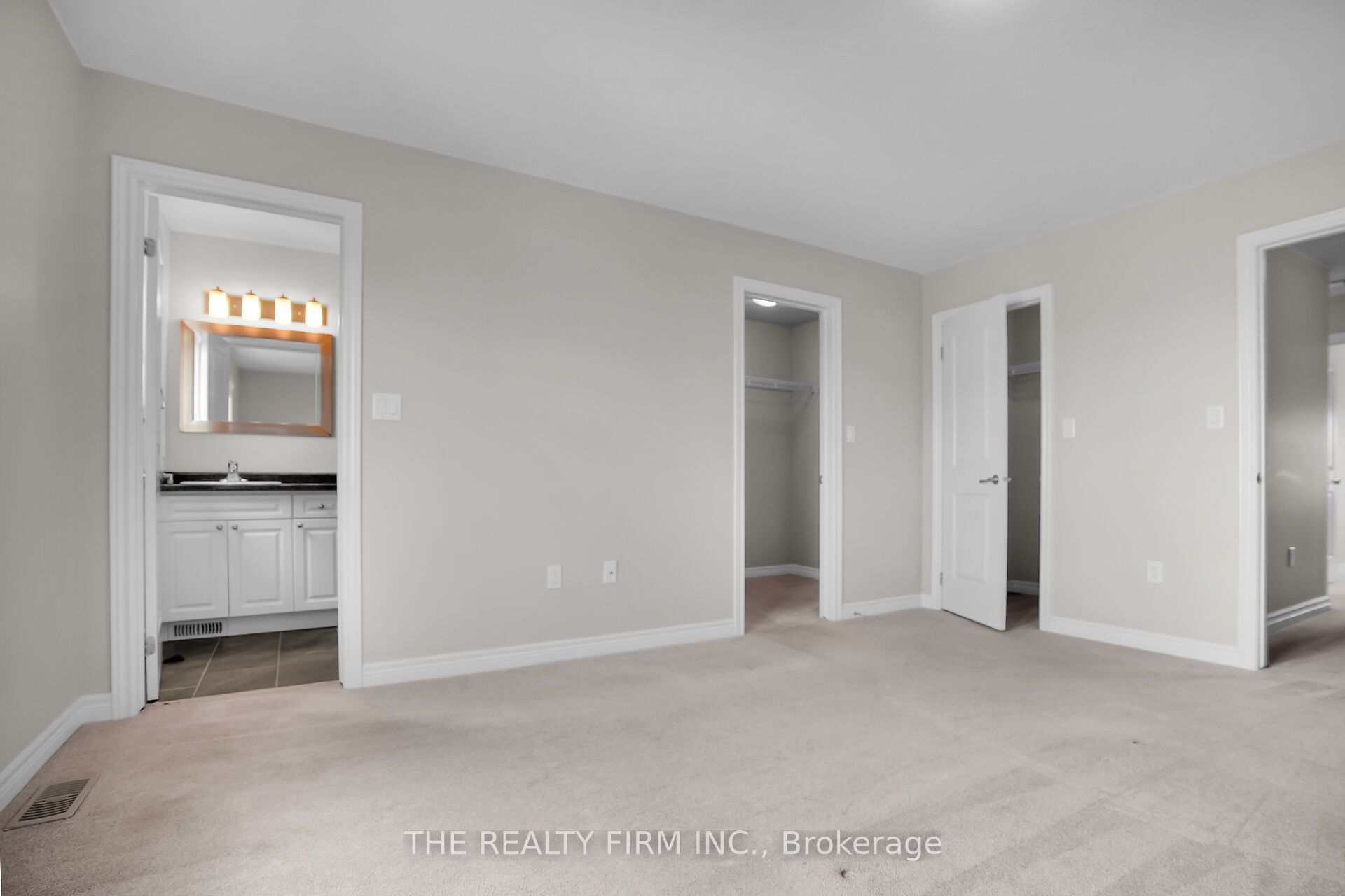 #37 - 1030 Oakcrossing Gate Property Photo 18