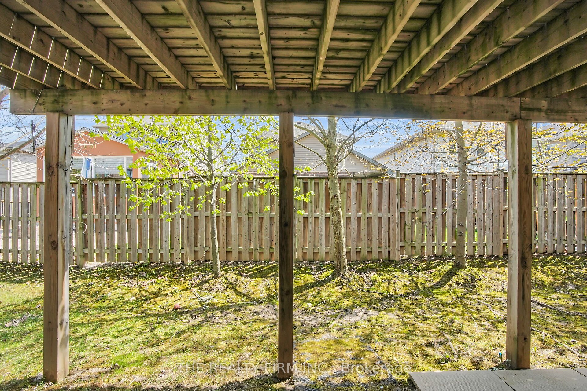 #37 - 1030 Oakcrossing Gate Property Photo 33