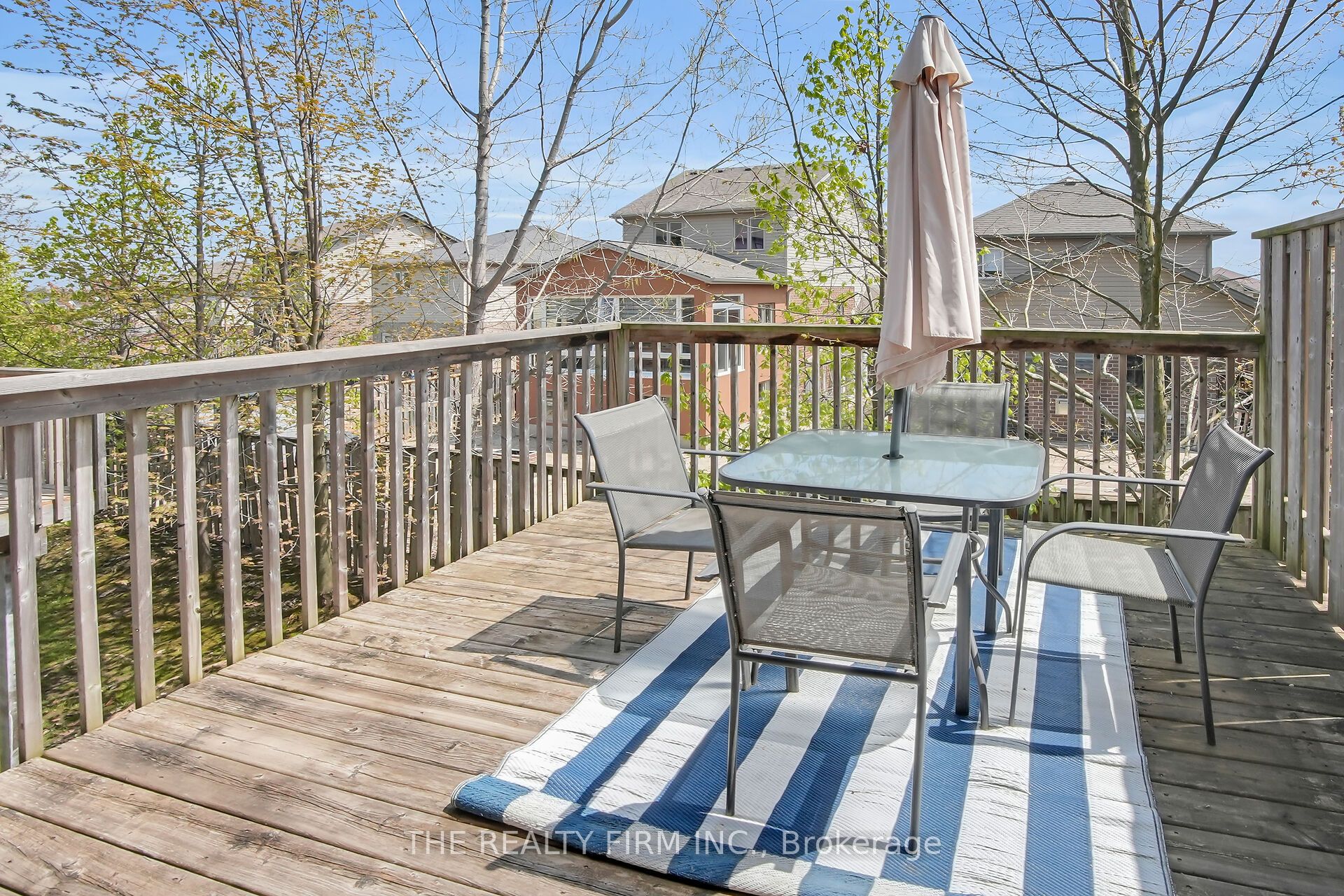 #37 - 1030 Oakcrossing Gate Property Photo 38