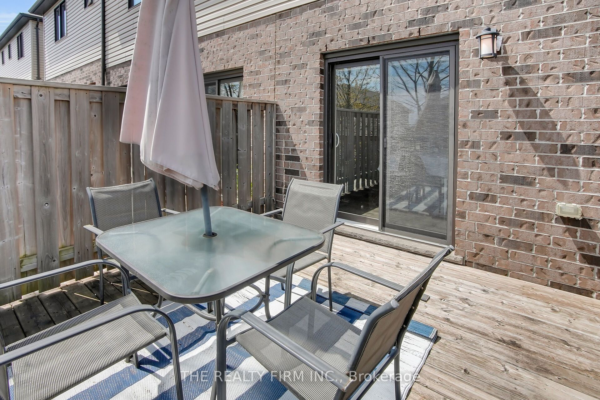 #37 - 1030 Oakcrossing Gate Property Photo 39