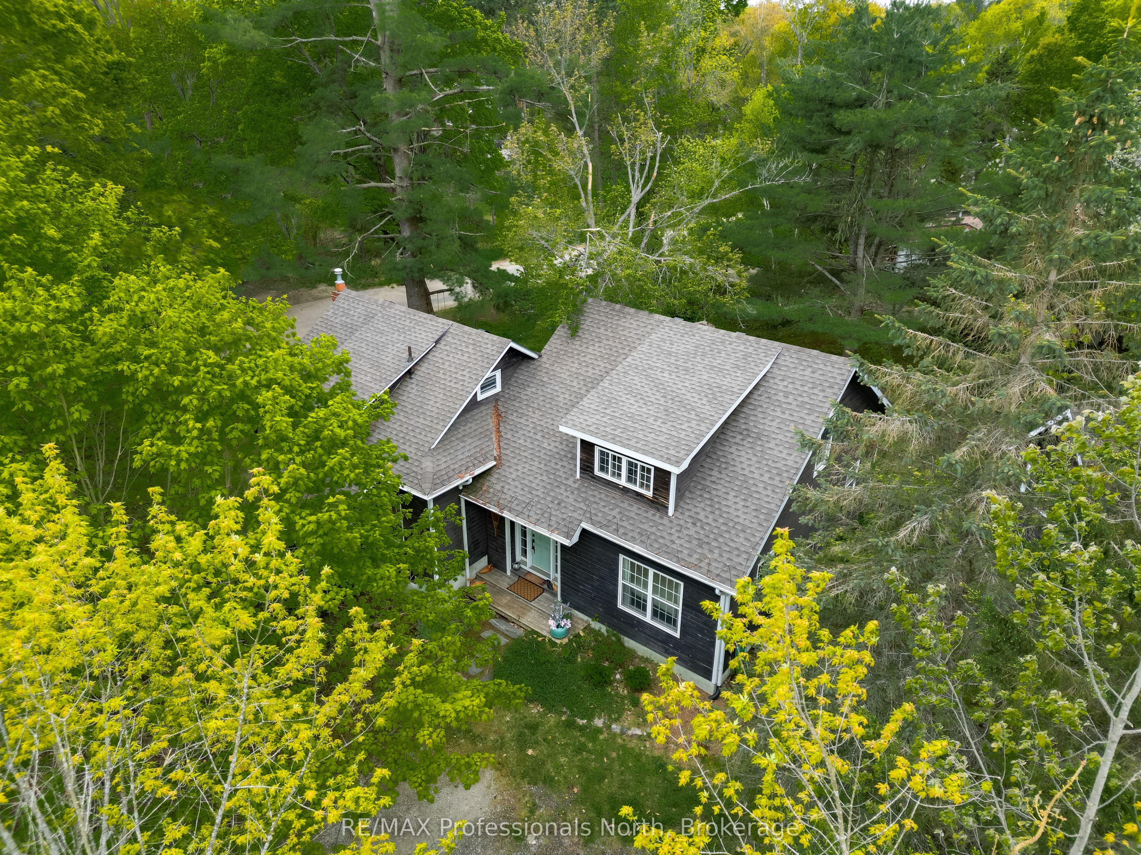 1013 Grey Street Property Photo 1