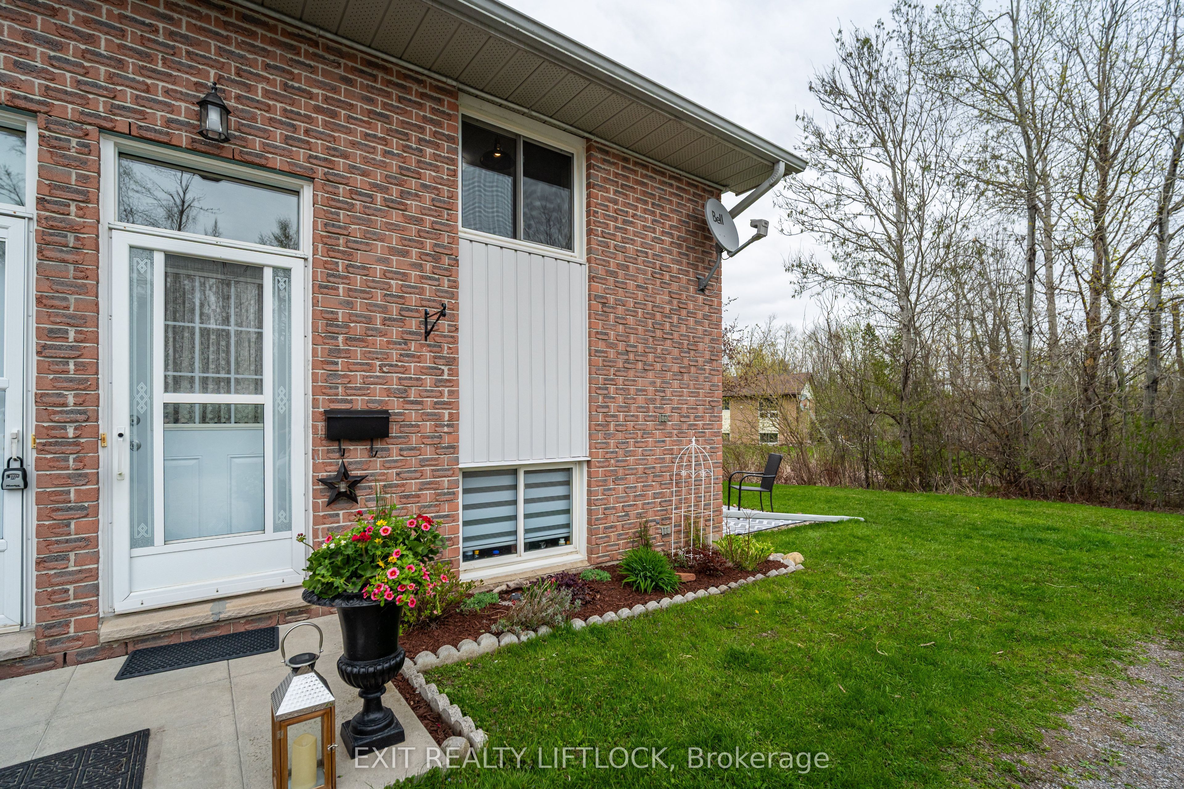 #d - 107 Rita Crescent Property Photo
