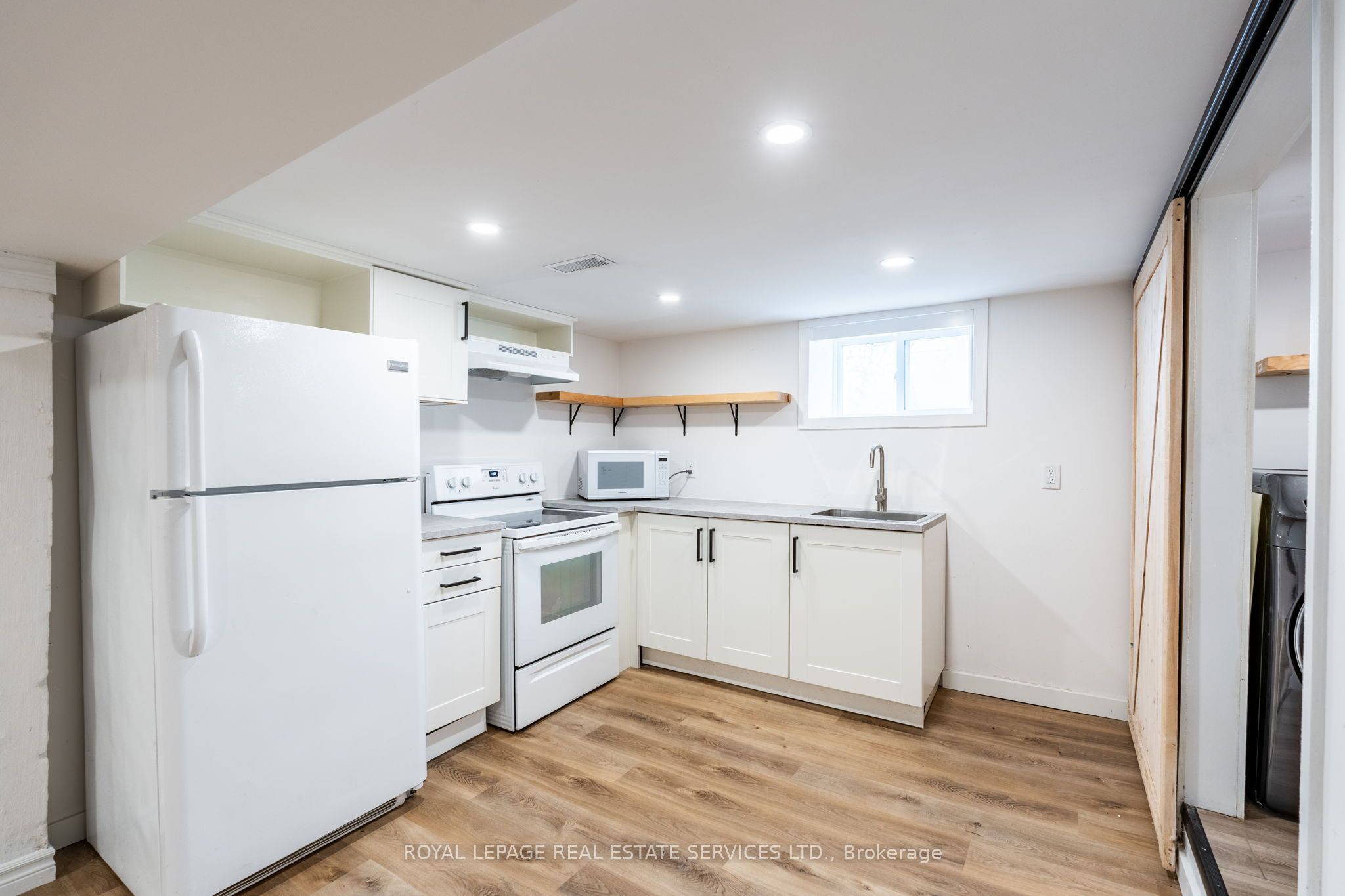 182 Cloverdale Avenue Property Photo 41