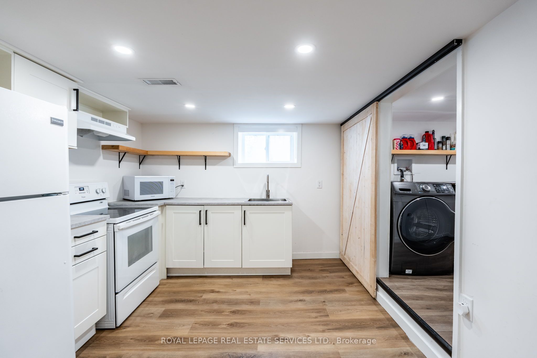 182 Cloverdale Avenue Property Photo 42