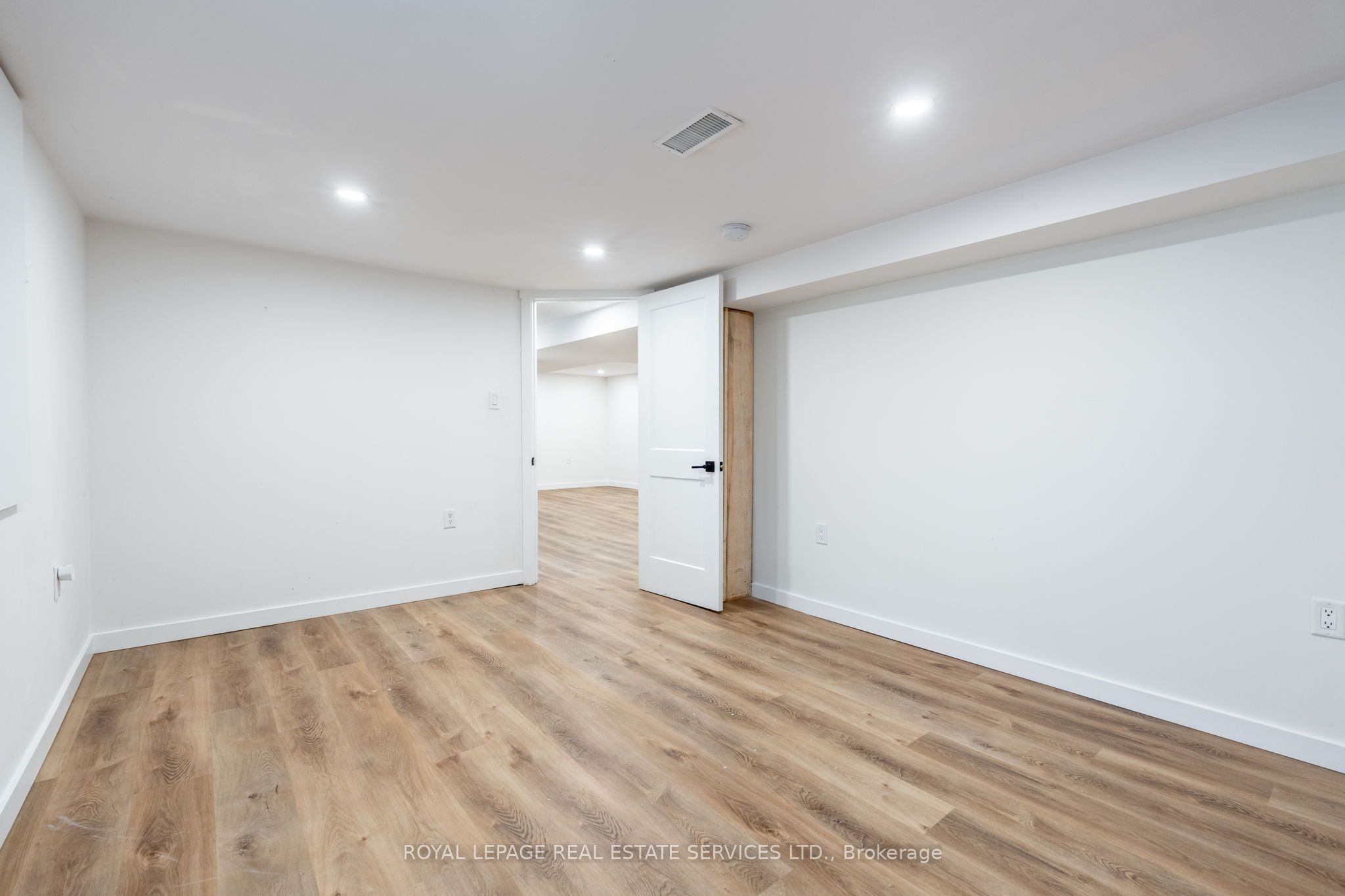 182 Cloverdale Avenue Property Photo 45