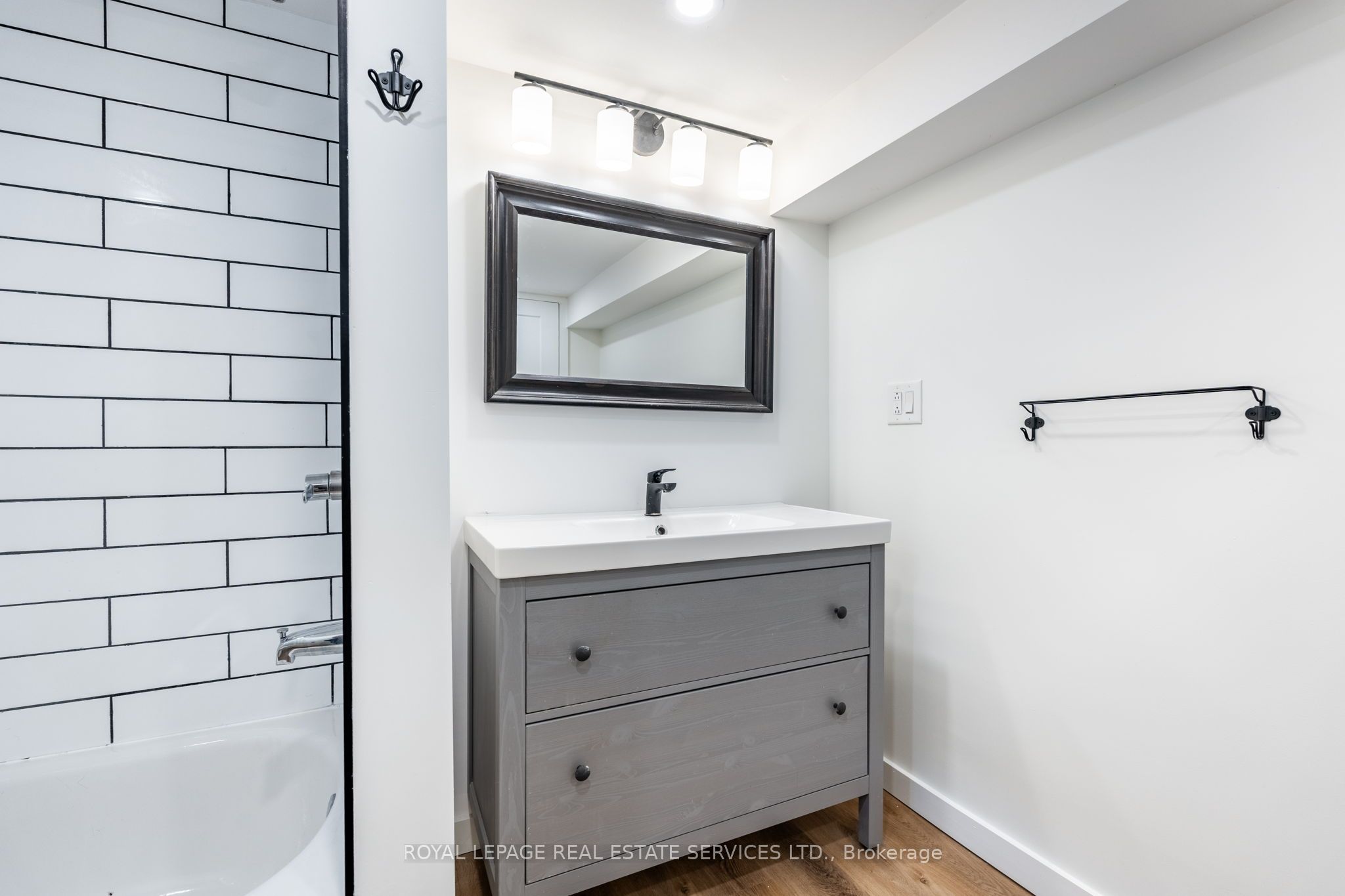 182 Cloverdale Avenue Property Photo 47