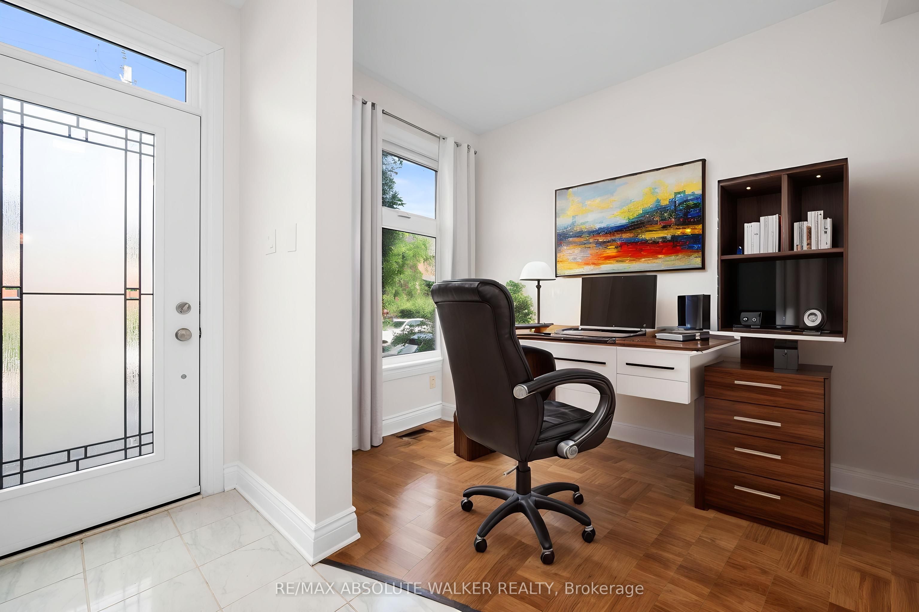 286 Cambridge Street N Property Photo 2