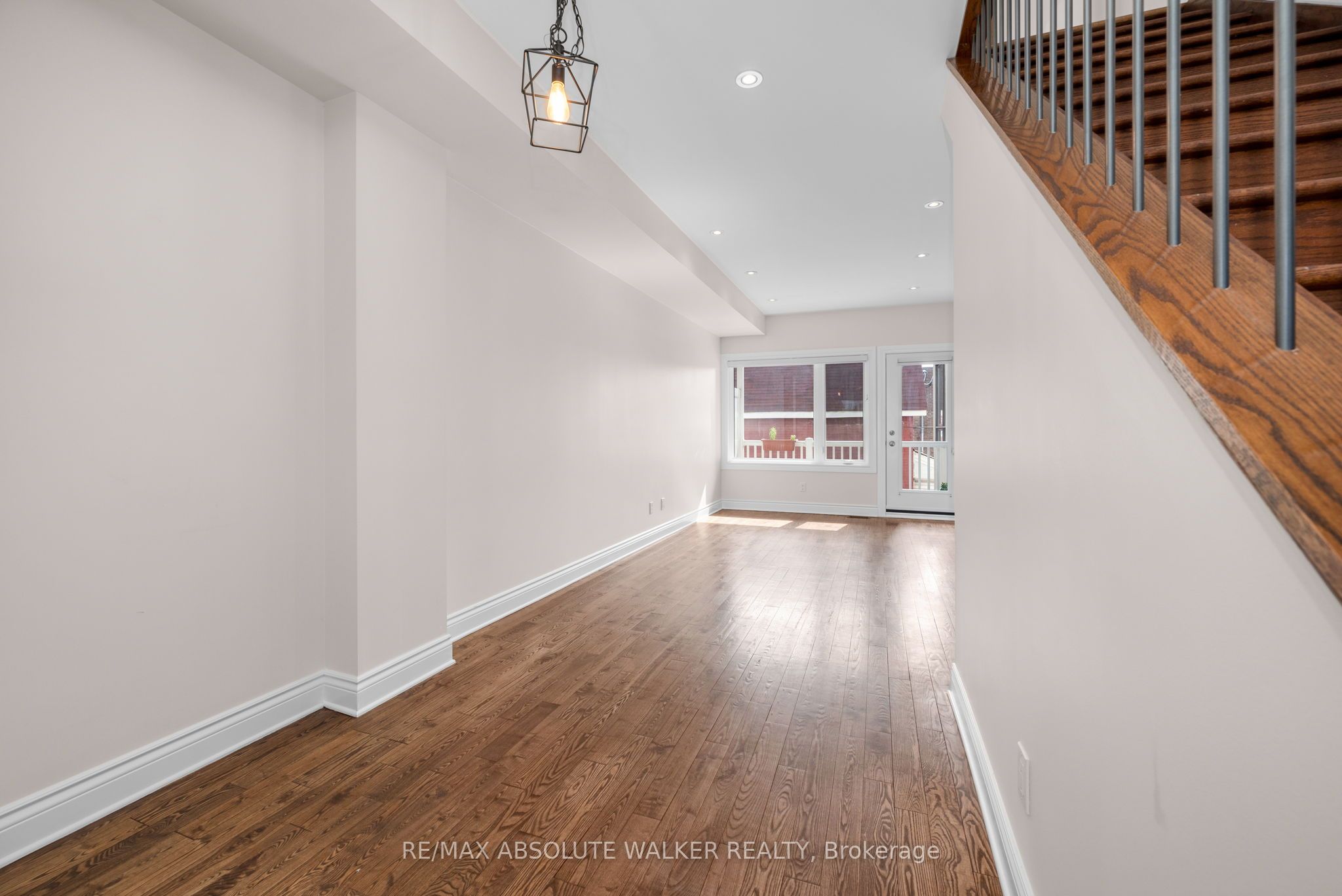 286 Cambridge Street N Property Photo 13