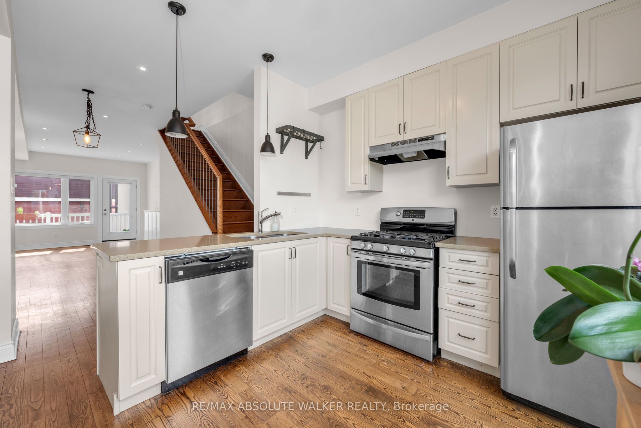 286 Cambridge Street N Property Photo 18
