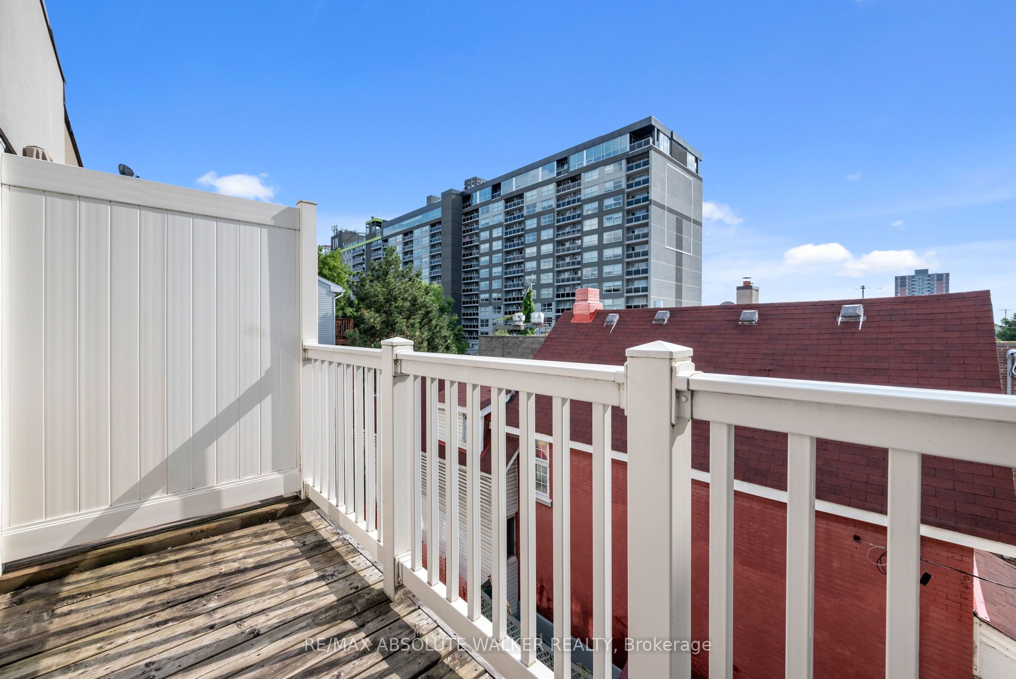 286 Cambridge Street N Property Photo 20