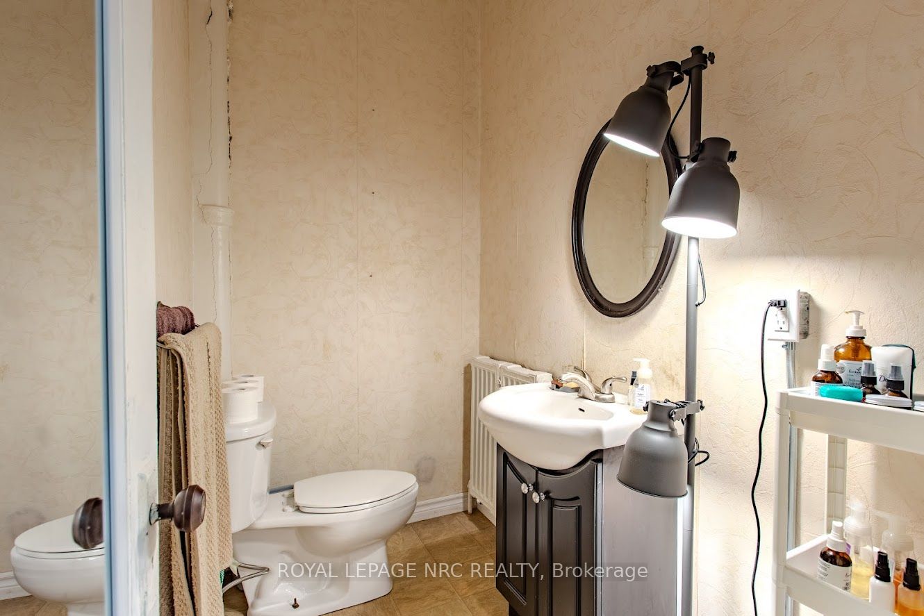 44 Jarvis St Property Photo 12