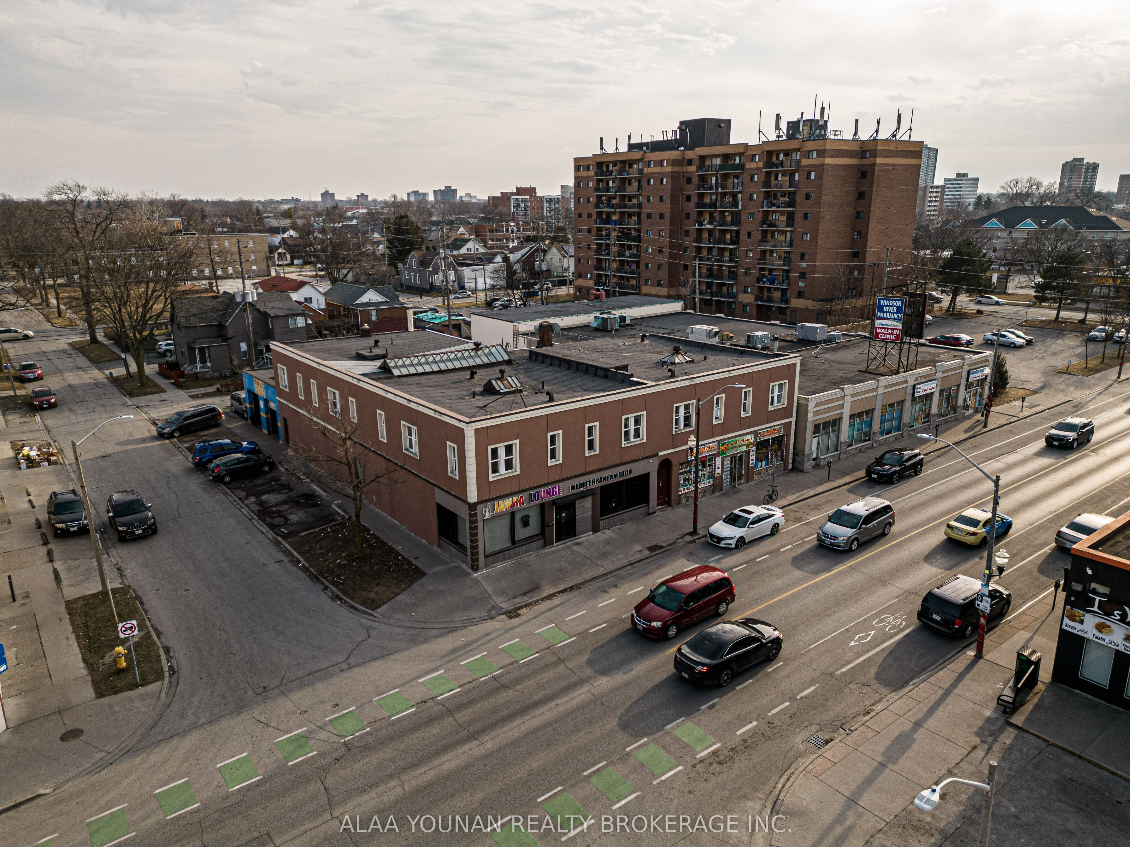 679 Wyandotte Street E Property Photo 2