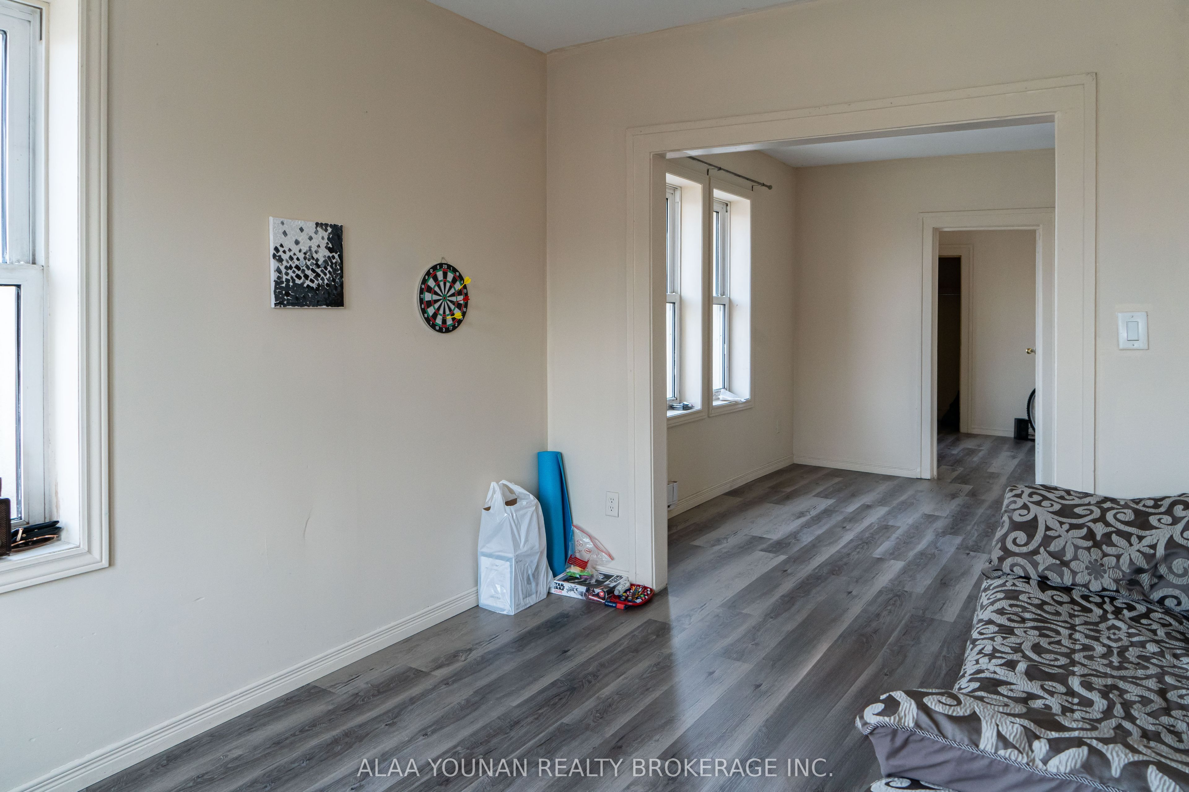 679 Wyandotte Street E Property Photo 24