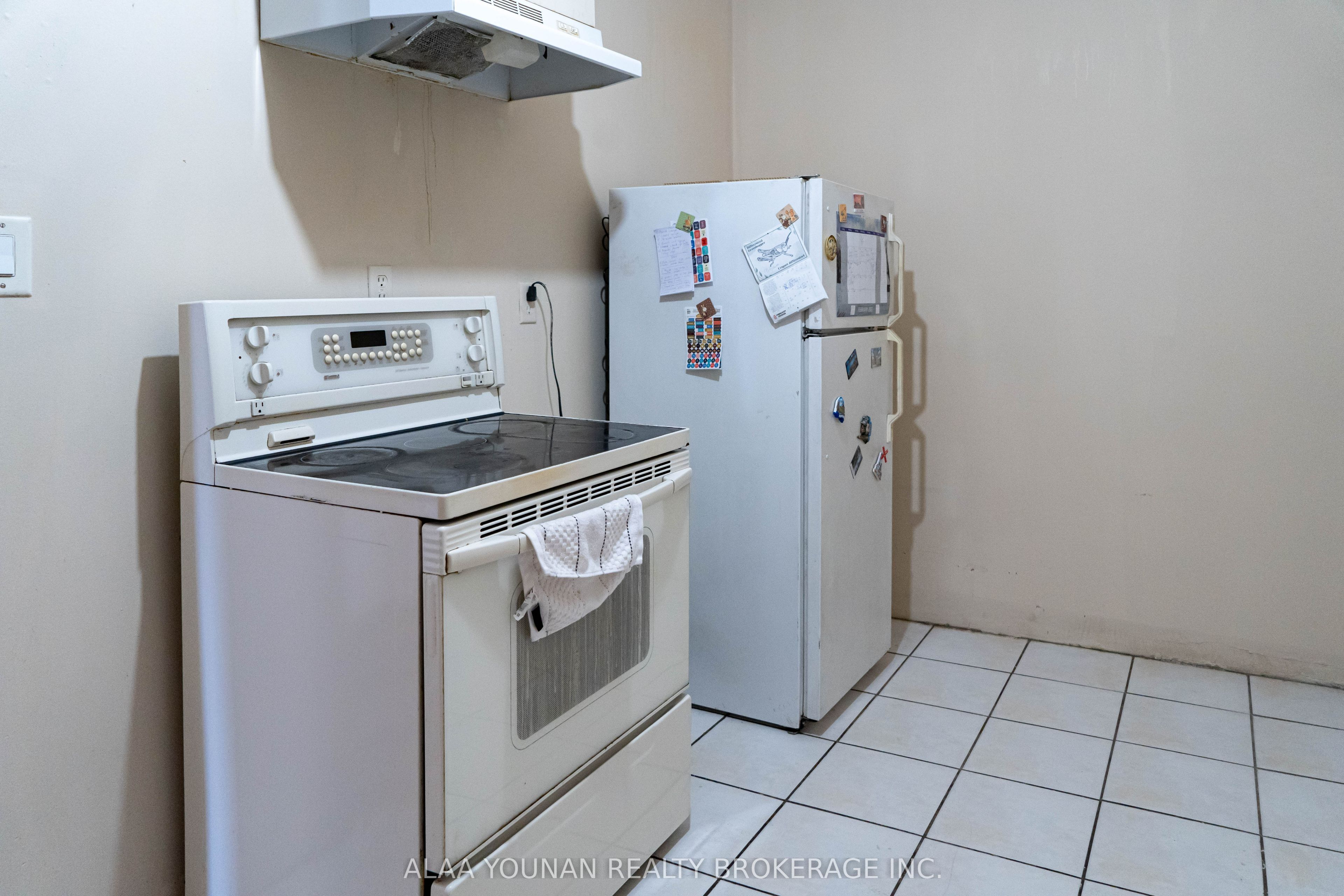 679 Wyandotte Street E Property Photo 27