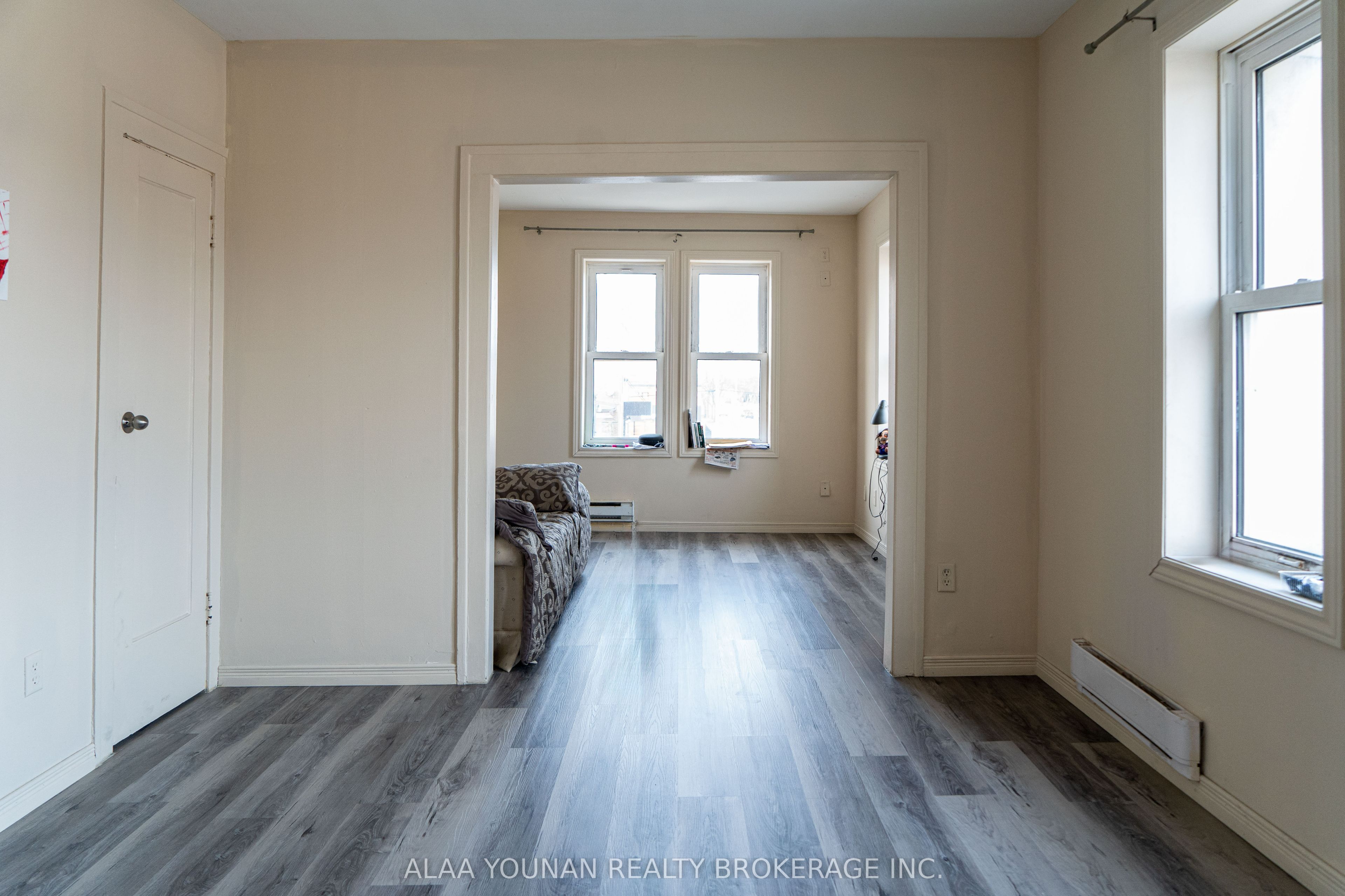 679 Wyandotte Street E Property Photo 28