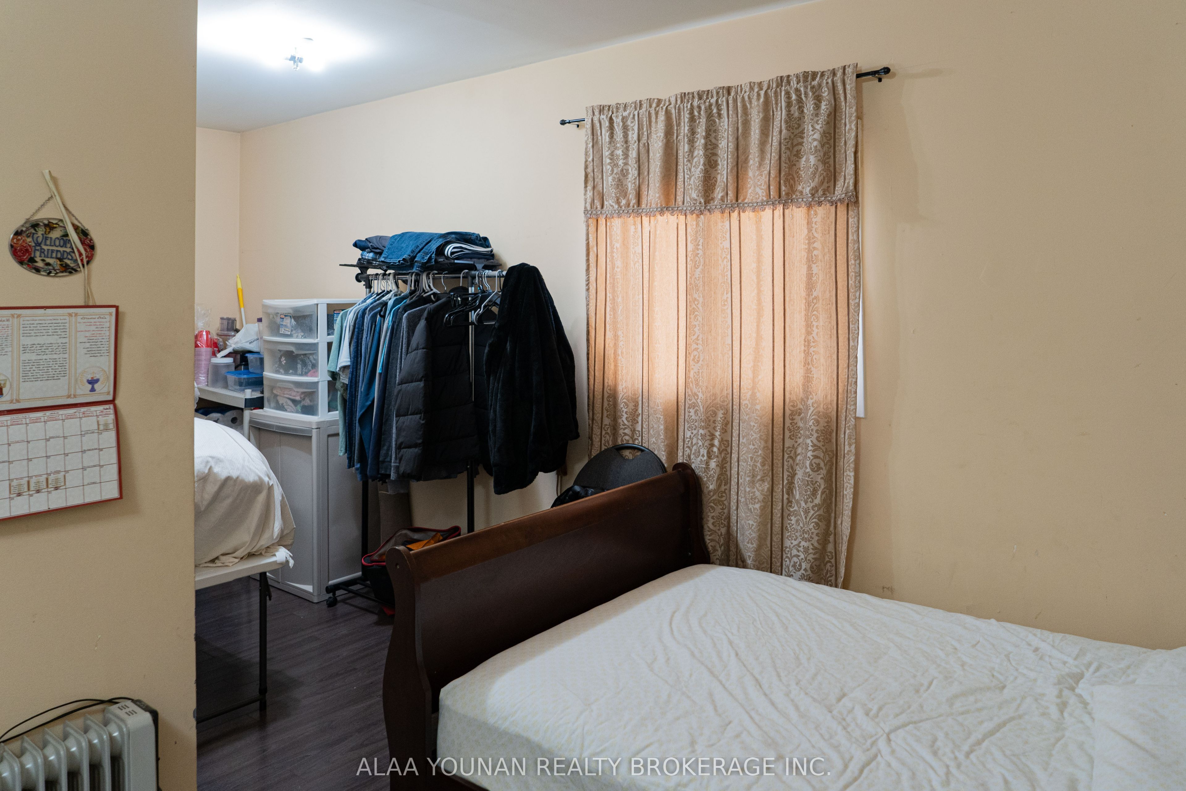 679 Wyandotte Street E Property Photo 34