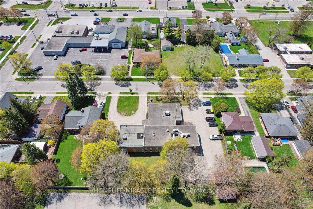 380 Hibernia Street Property Photo 44