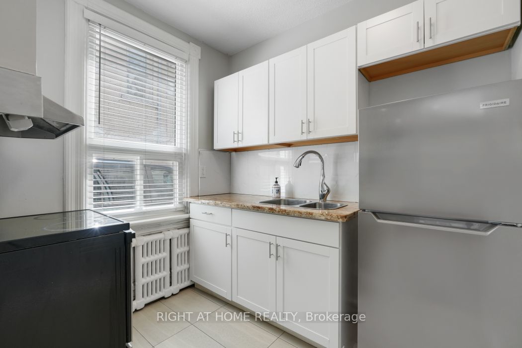 420 Bronson Avenue Property Photo 4
