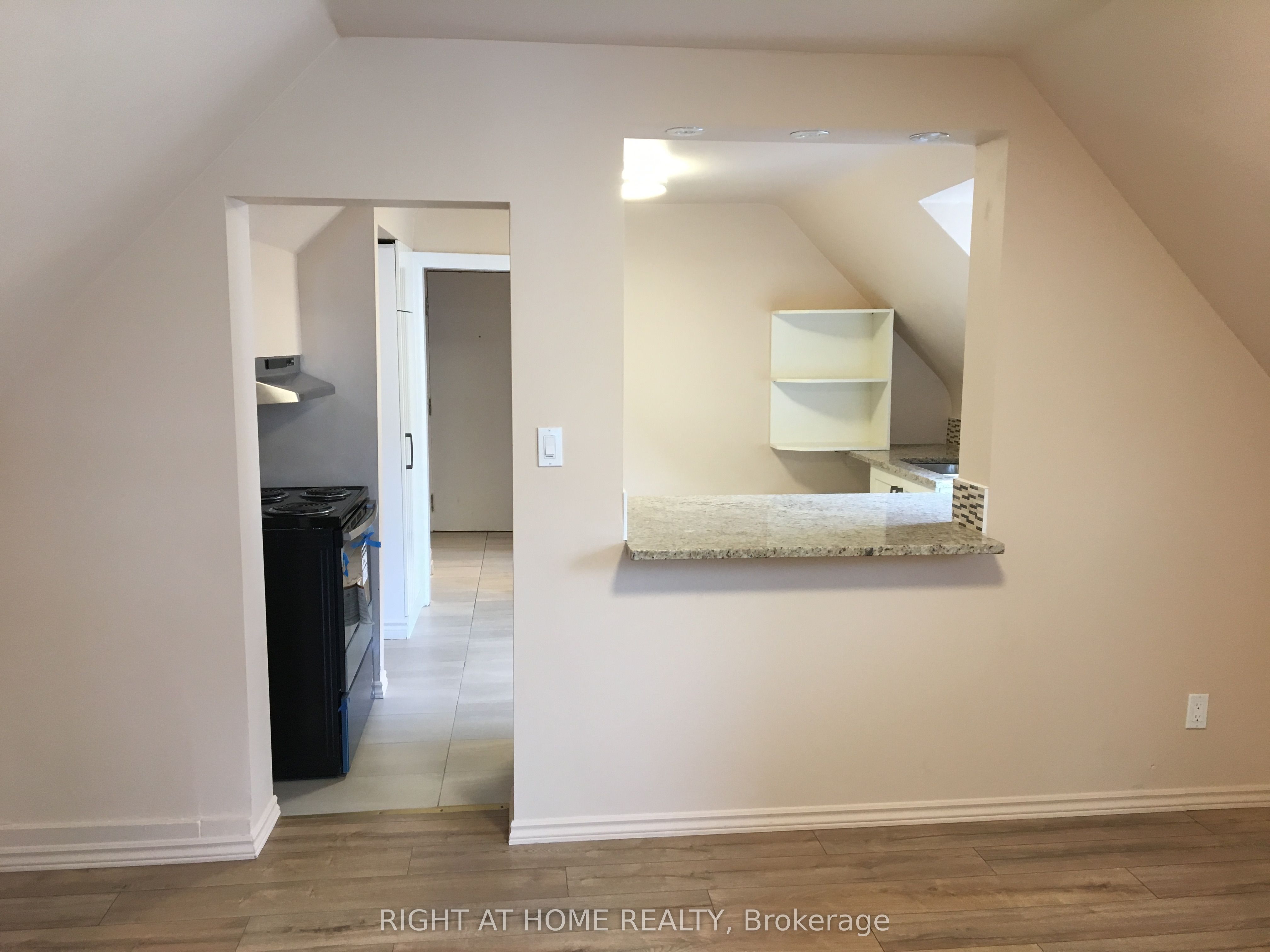 420 Bronson Avenue Property Photo 14