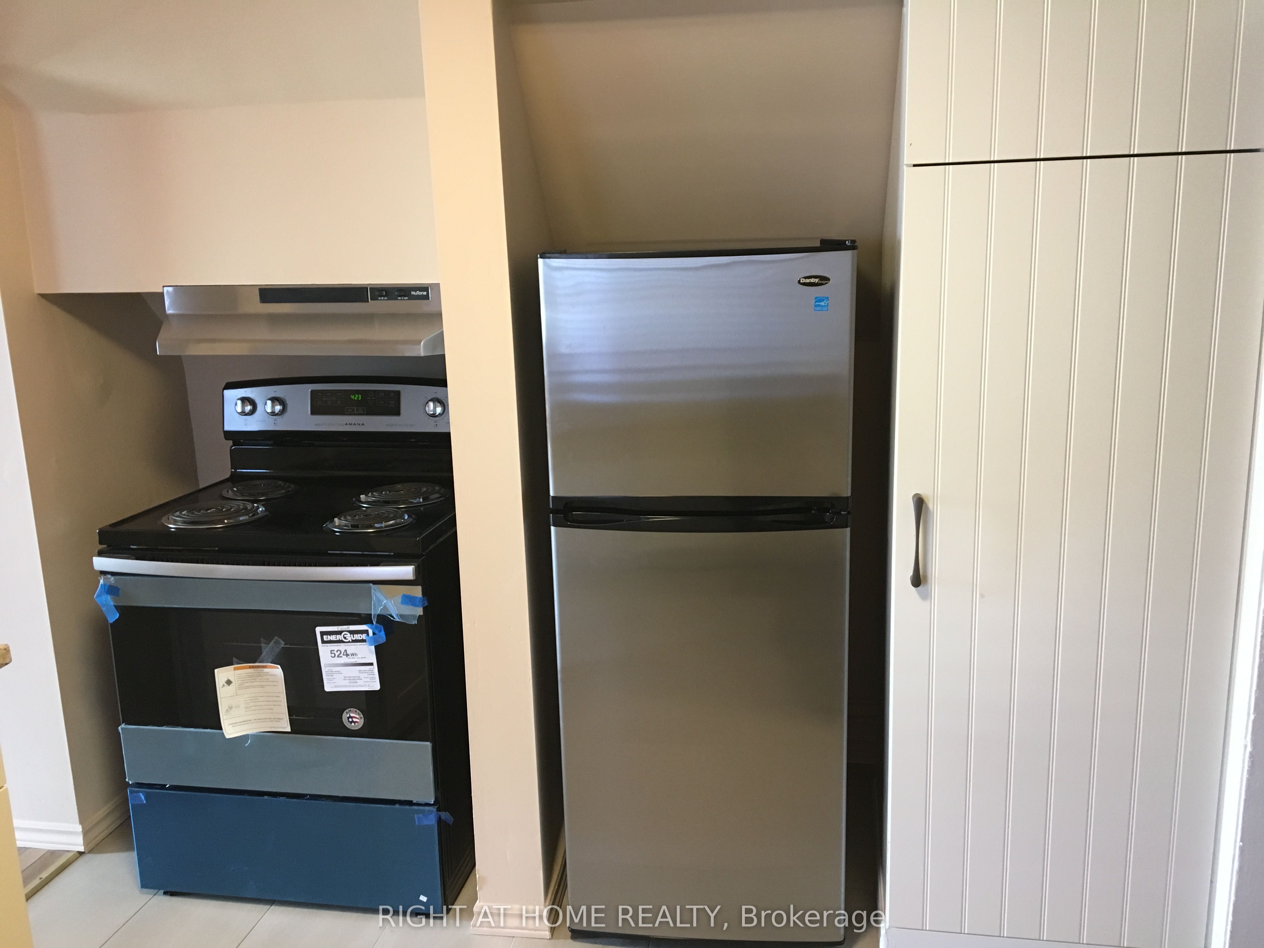 420 Bronson Avenue Property Photo 15
