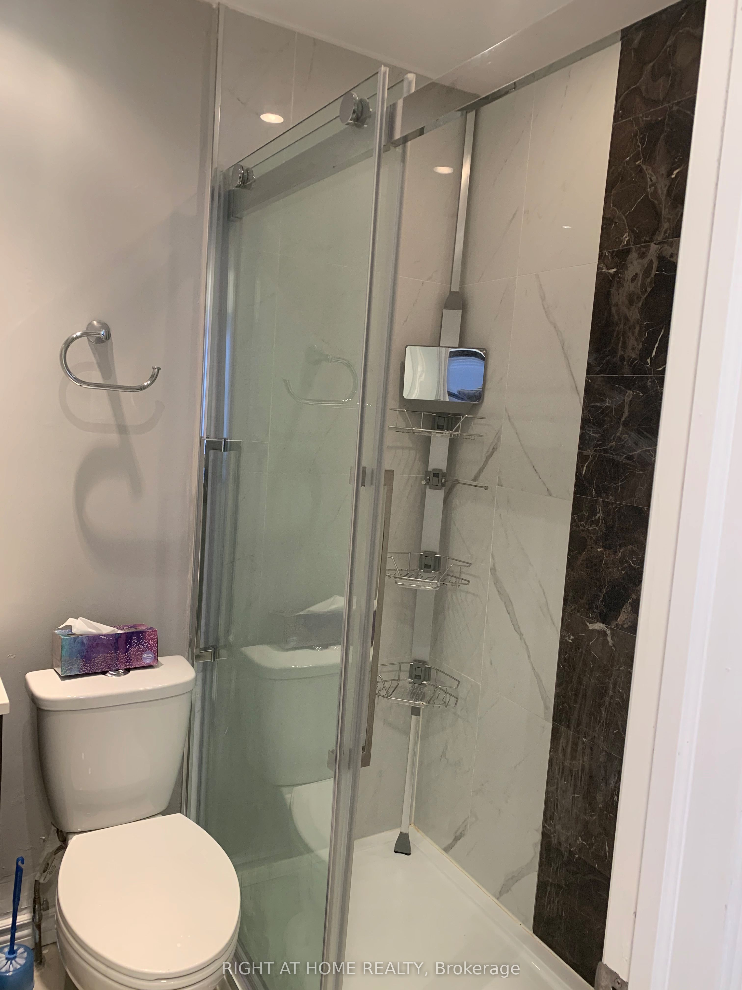 420 Bronson Avenue Property Photo 22