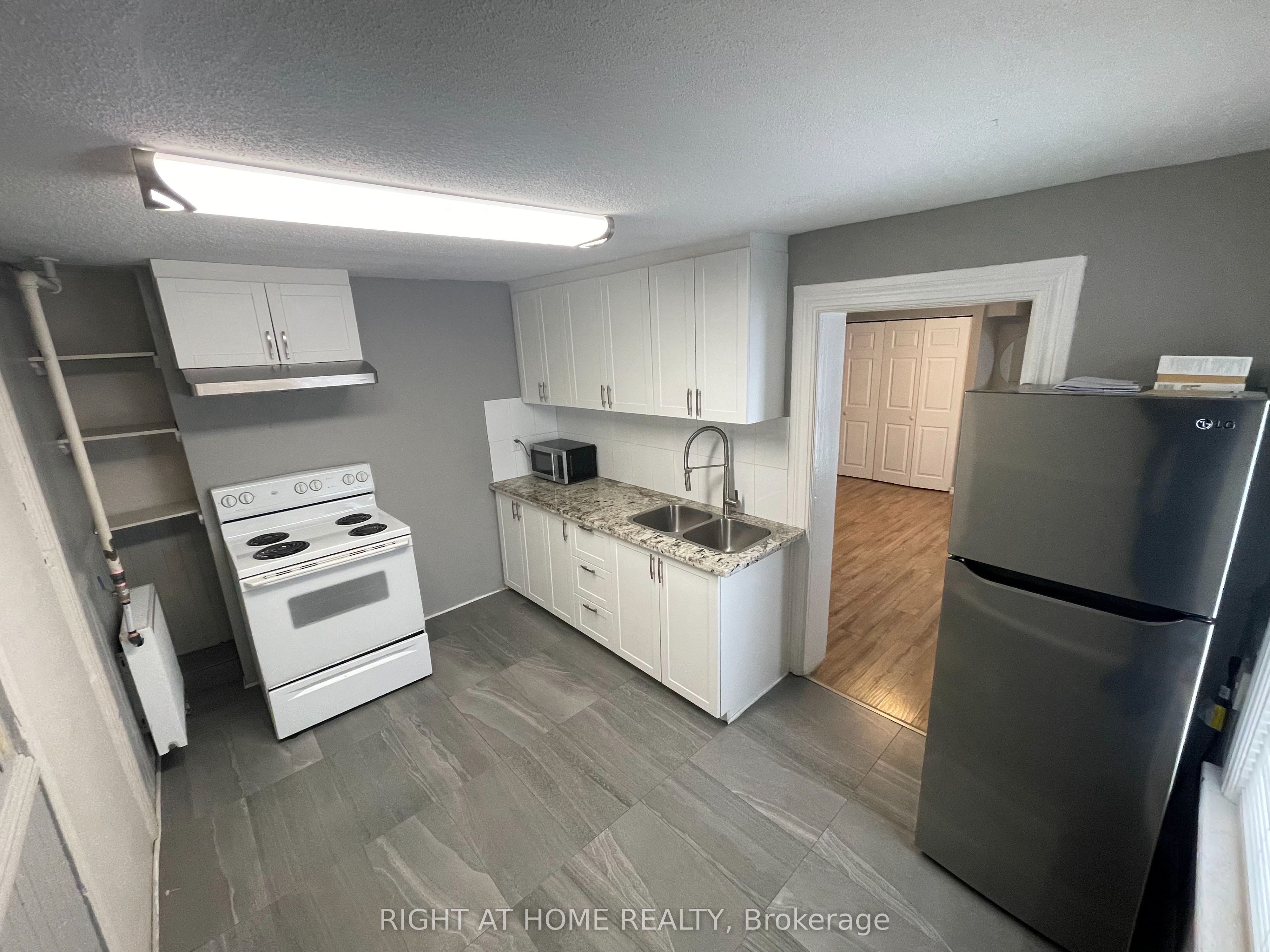 420 Bronson Avenue Property Photo 23