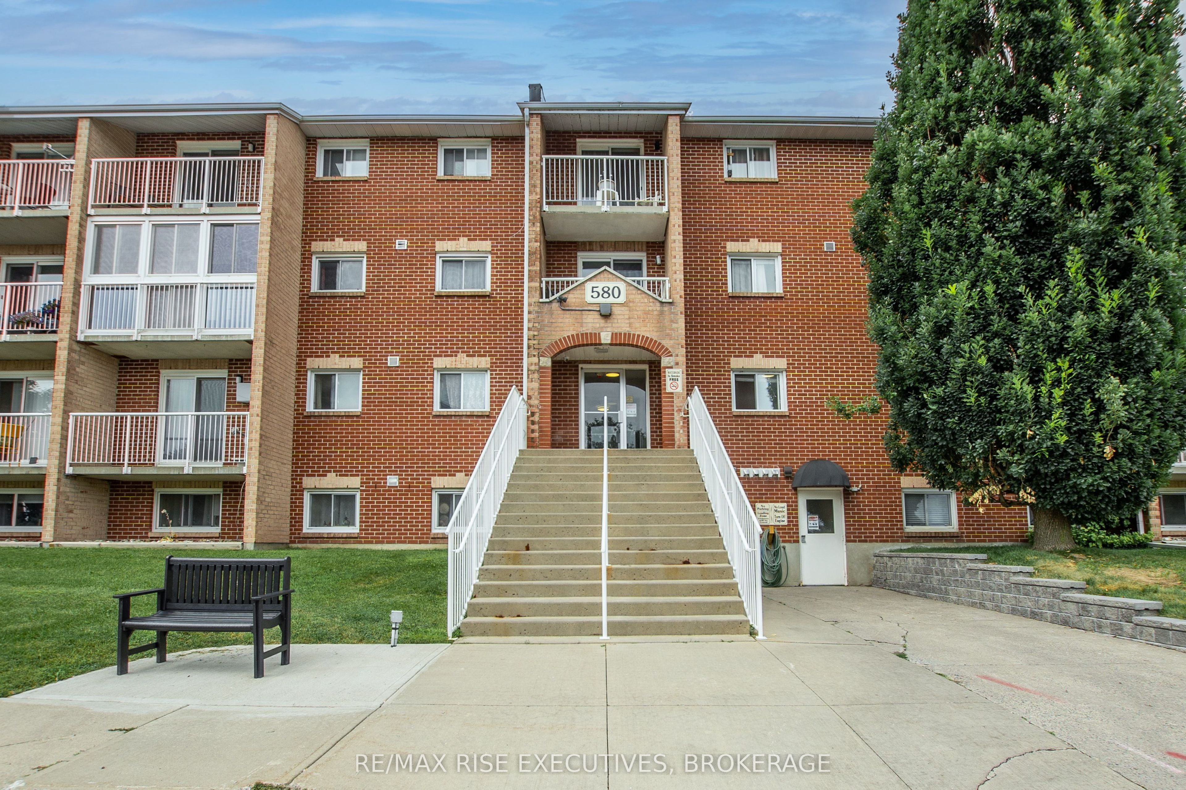 #317 - 580 Armstrong Road Property Photo 3