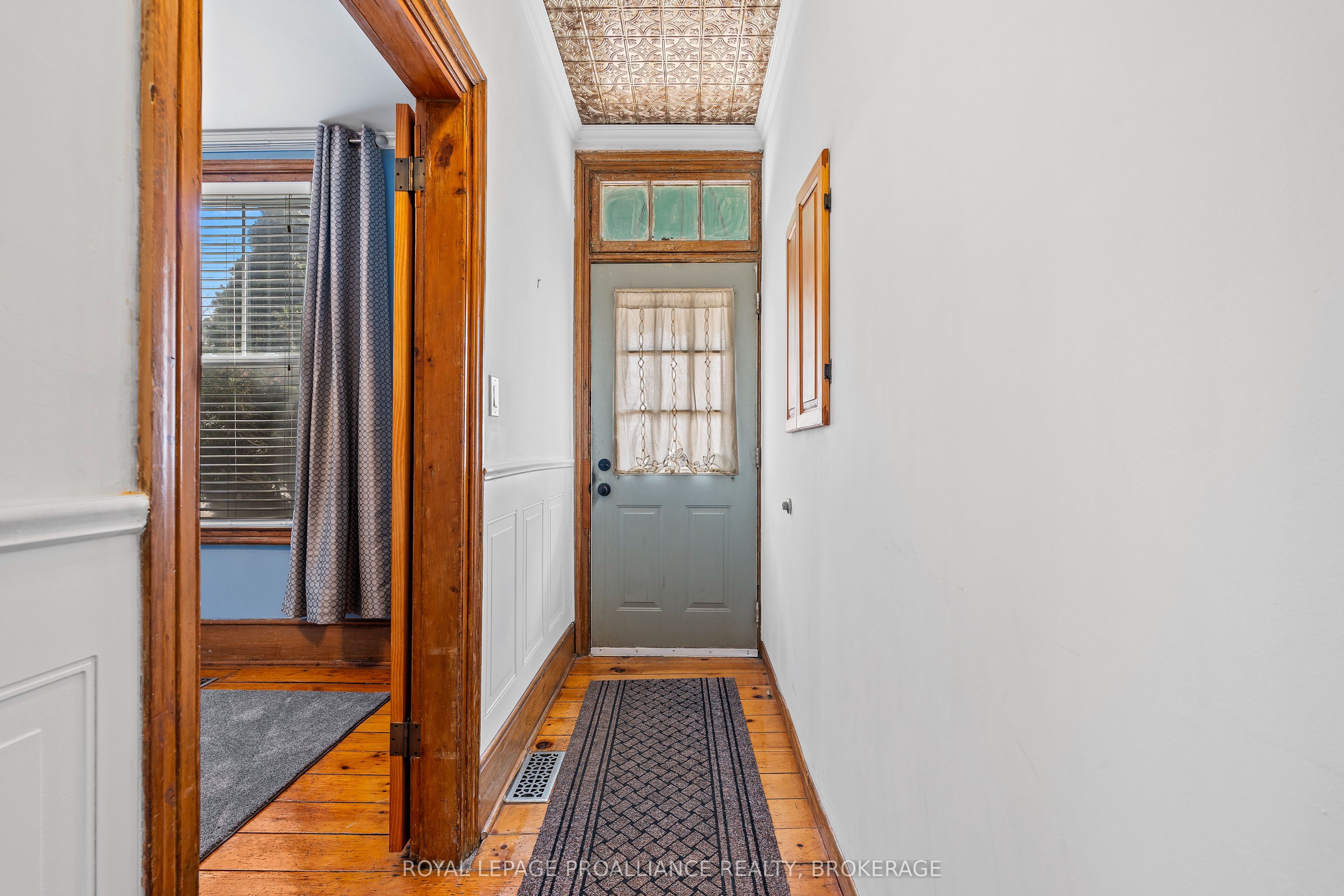 270 Wellington Street Property Photo 3