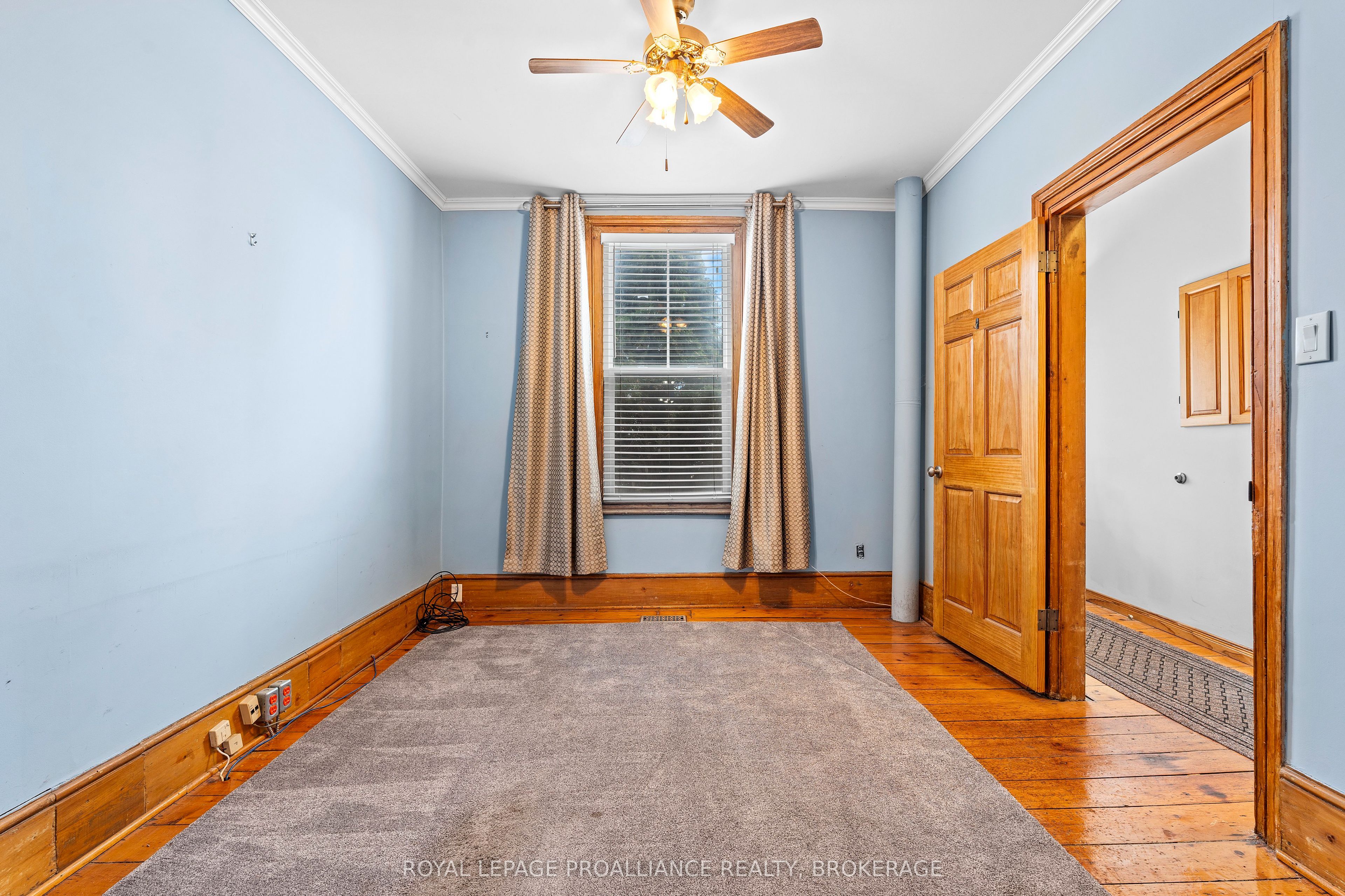 270 Wellington Street Property Photo 6