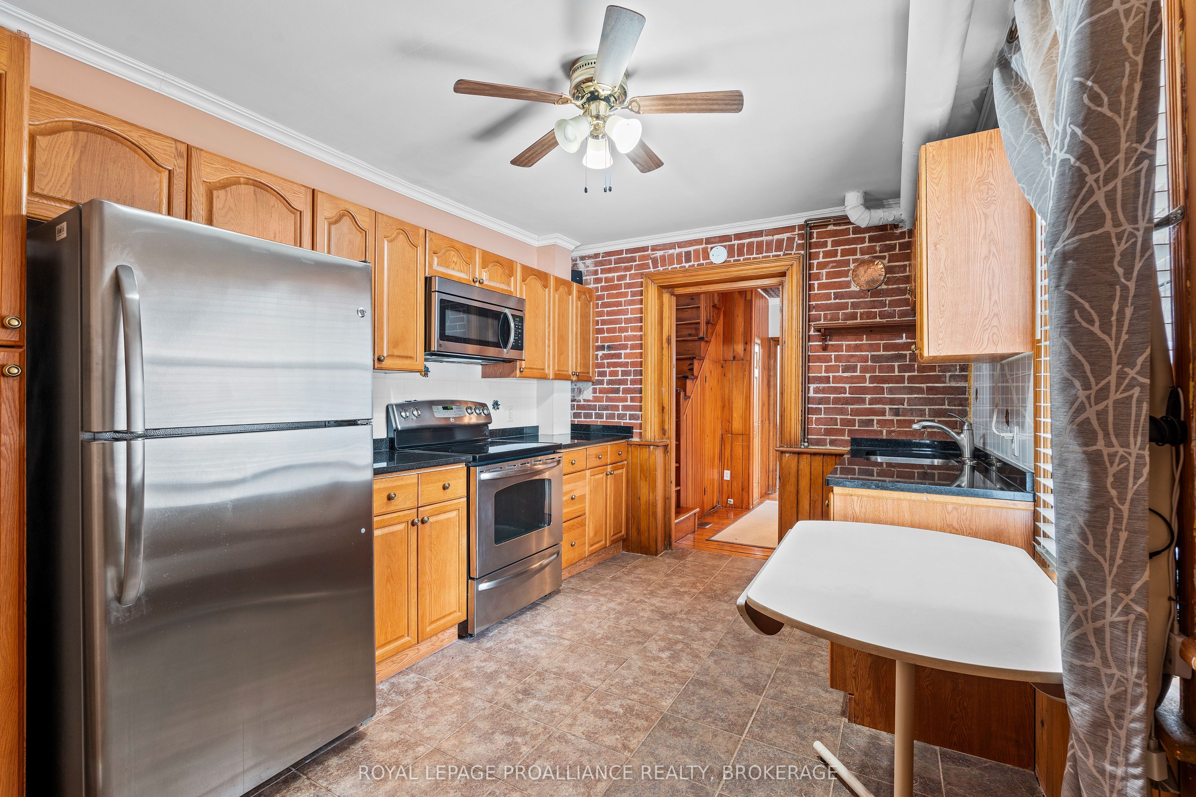 270 Wellington Street Property Photo 10