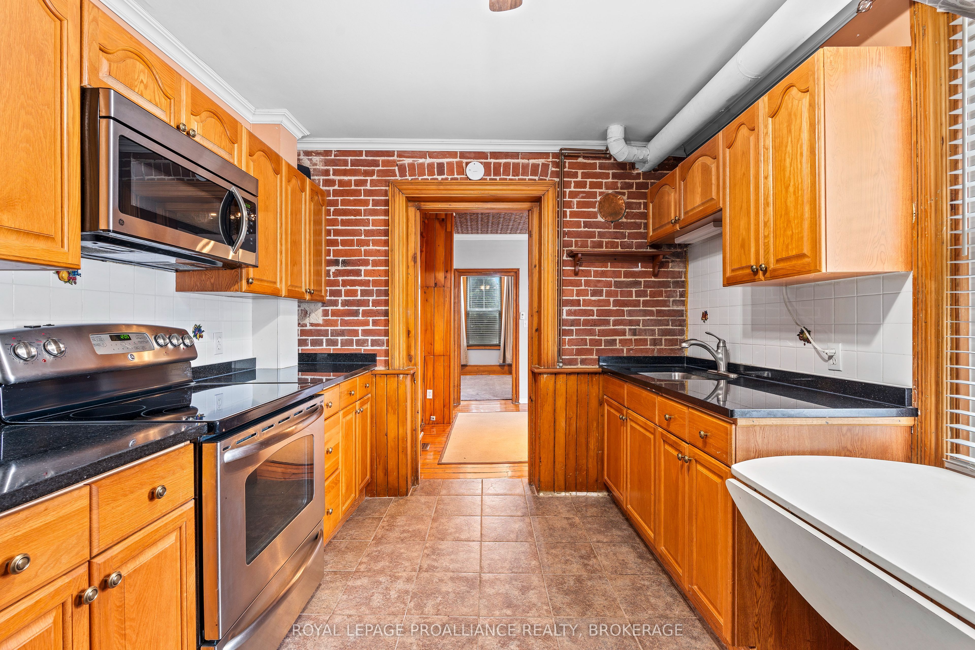 270 Wellington Street Property Photo 12