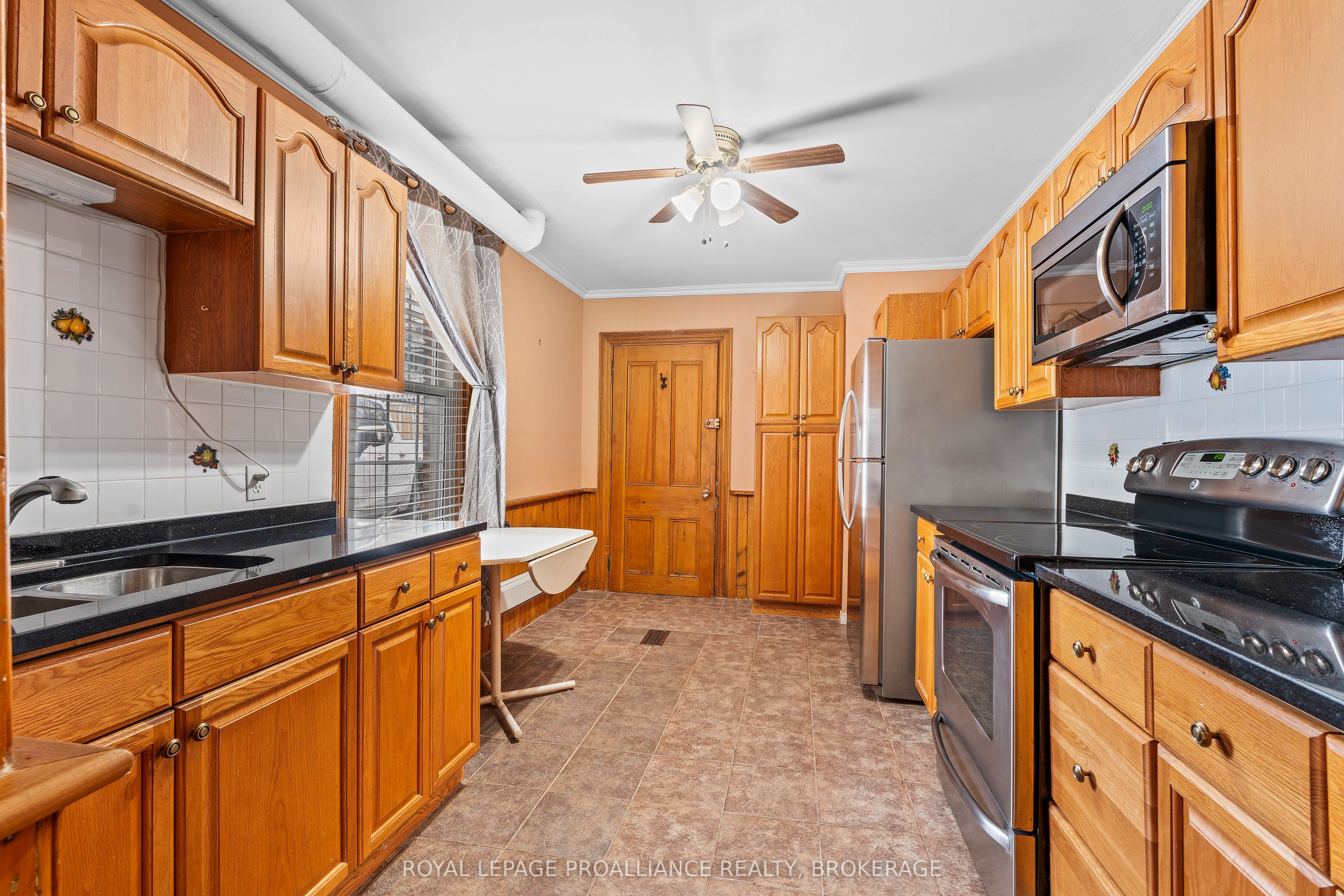 270 Wellington Street Property Photo 13