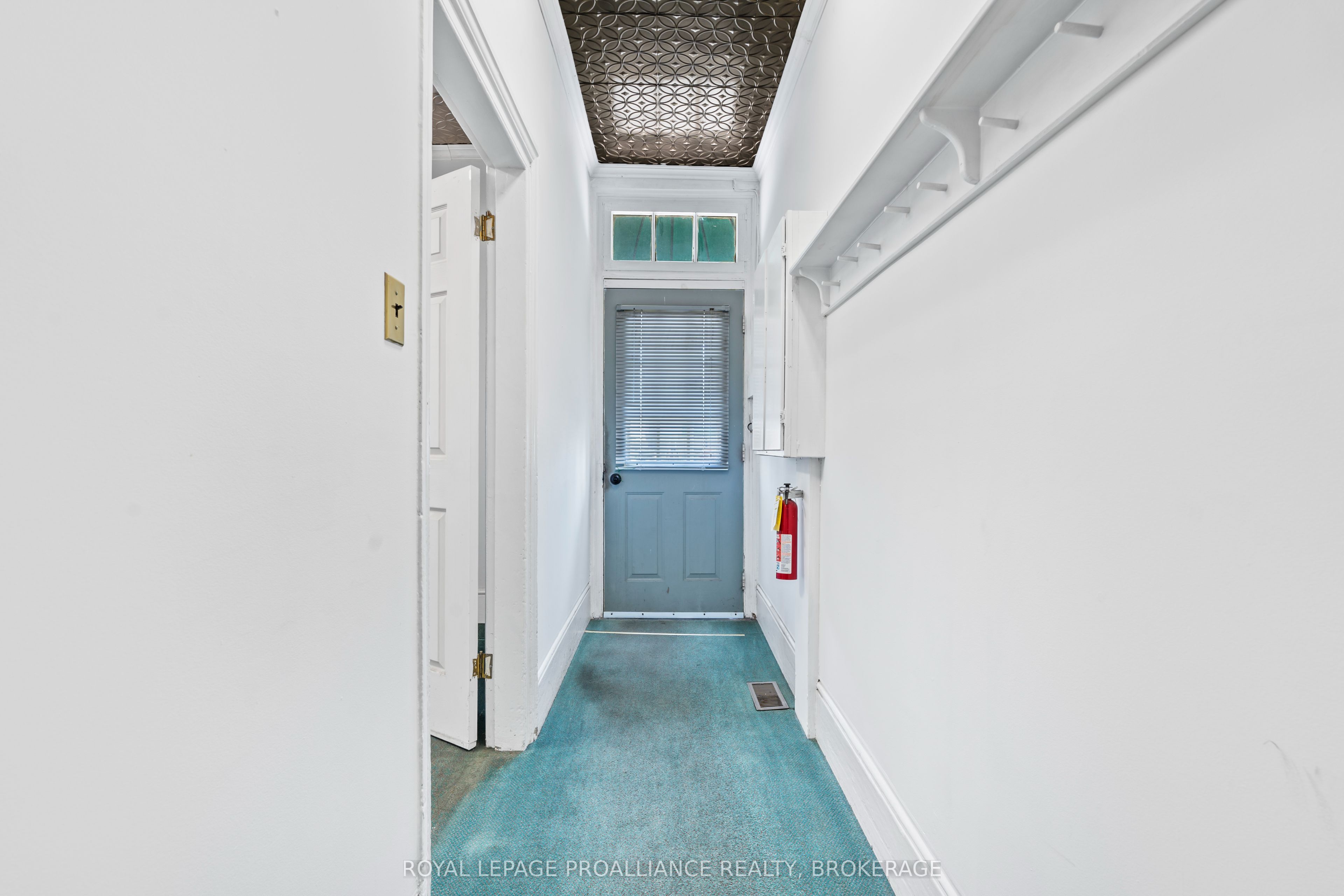 272 Wellington Street Property Photo 3